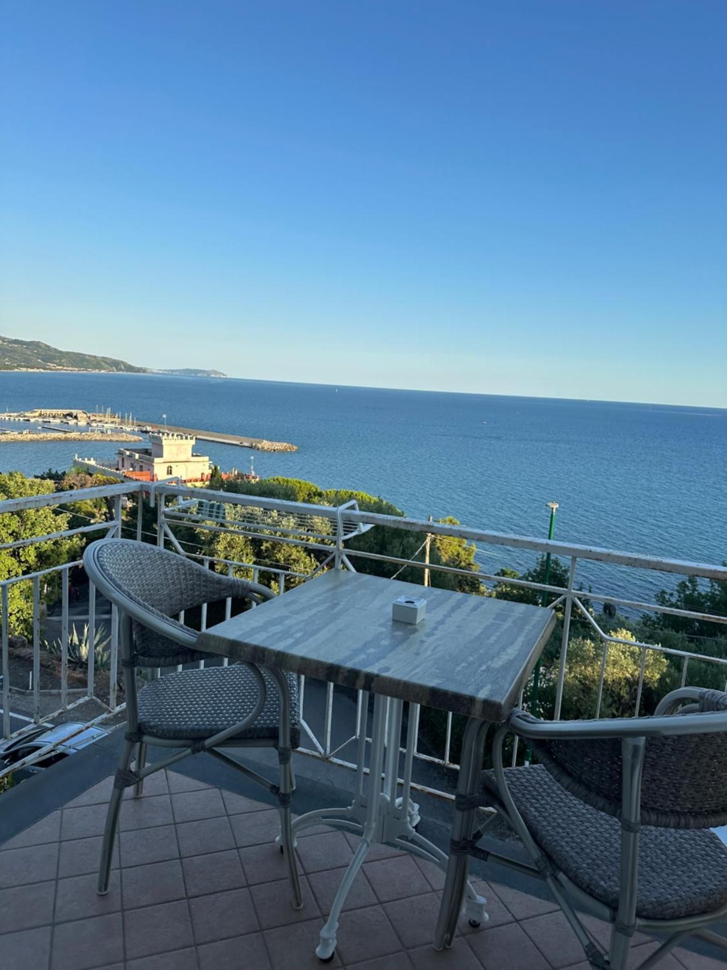 Deluxe Suite with Sea View