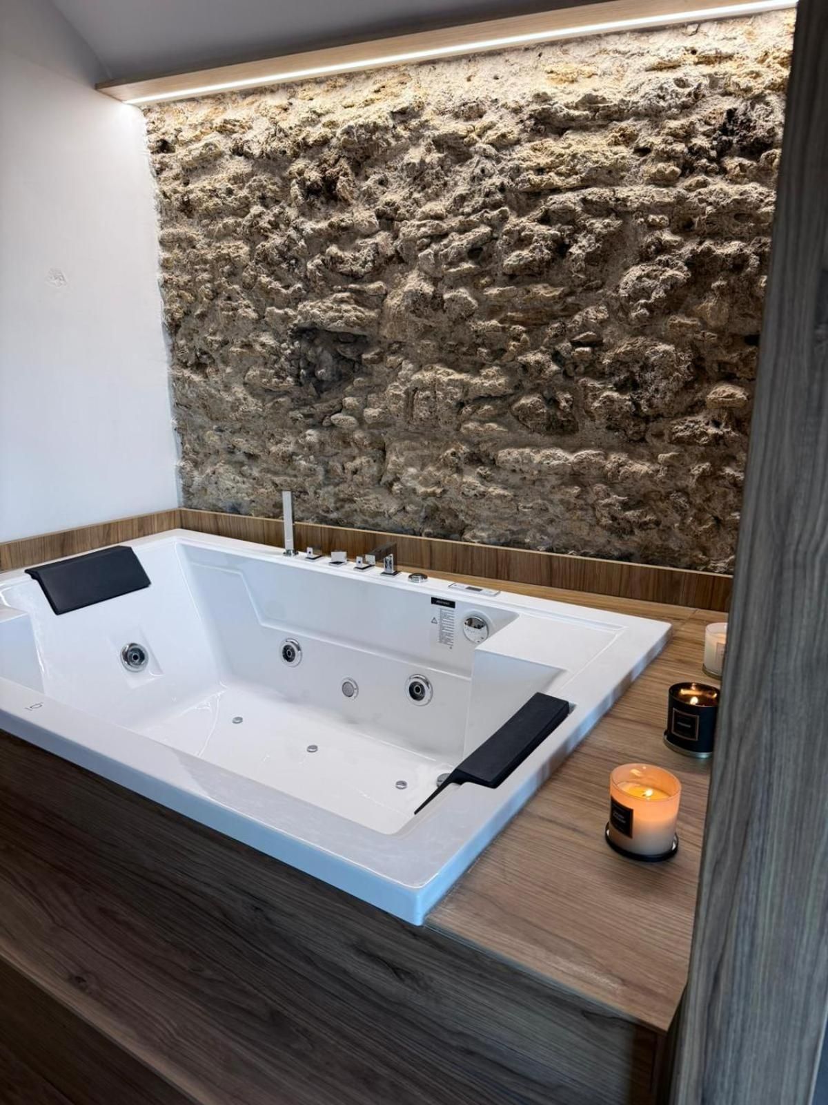 King Room with Spa Bath