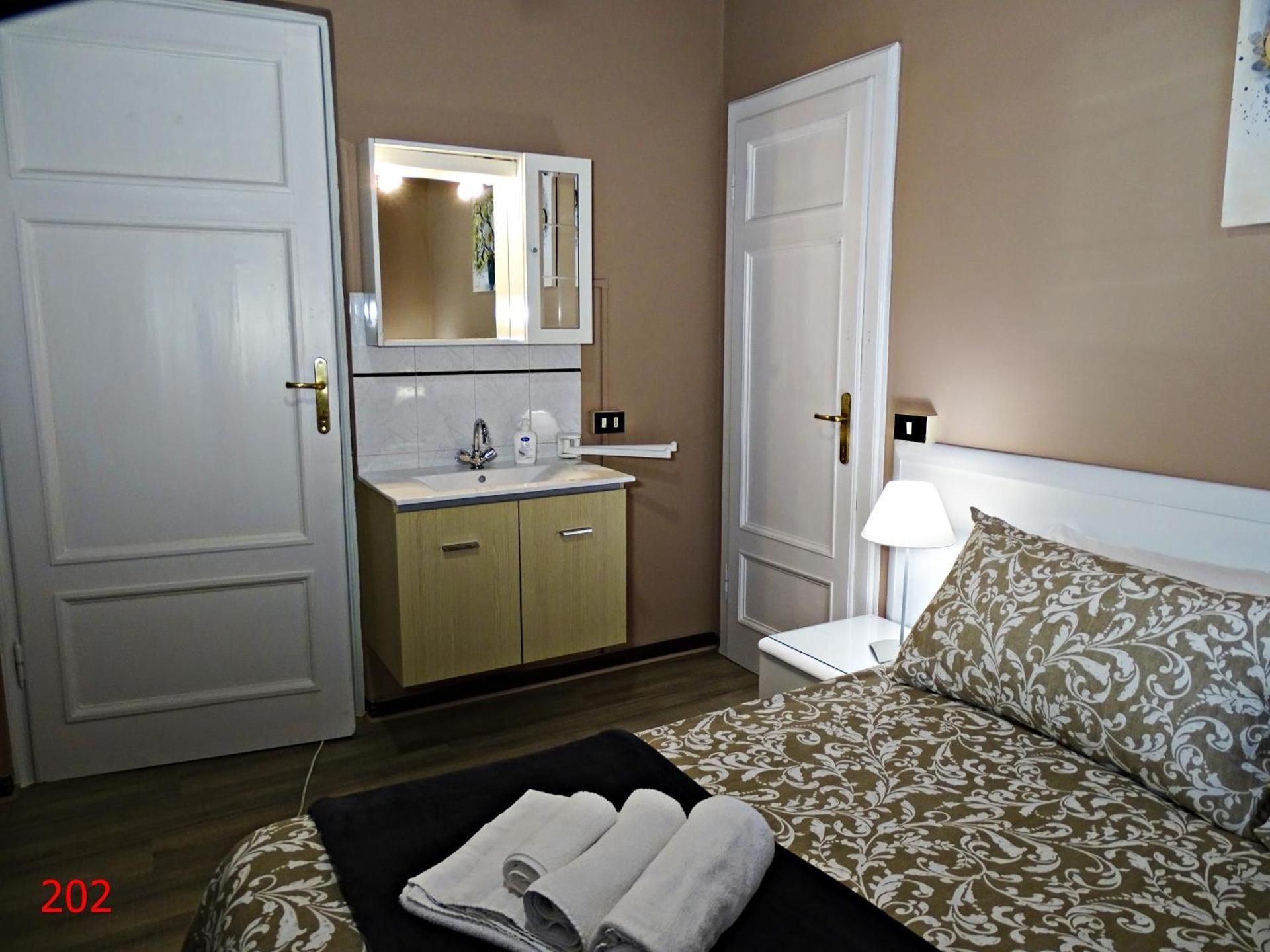 Affittacamere Arancio Double Room with Shared Bathroom 2