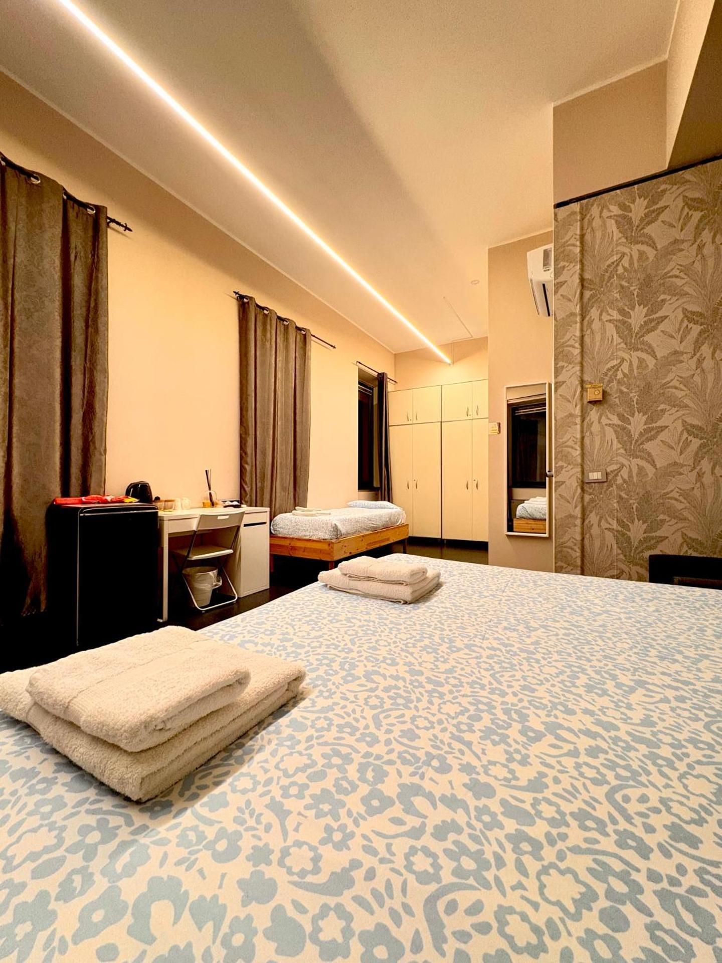 Quadruple Room with Private Bathroom