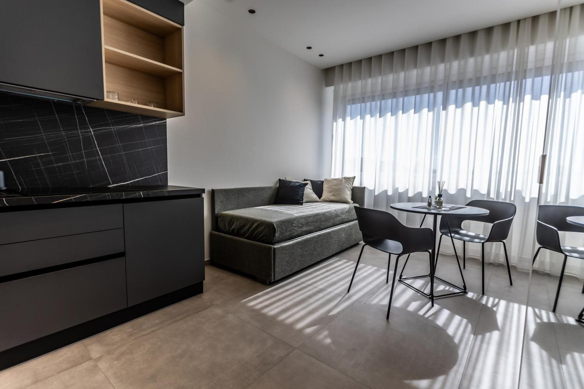 Deluxe Double Room (2 Adults + 1 Child)