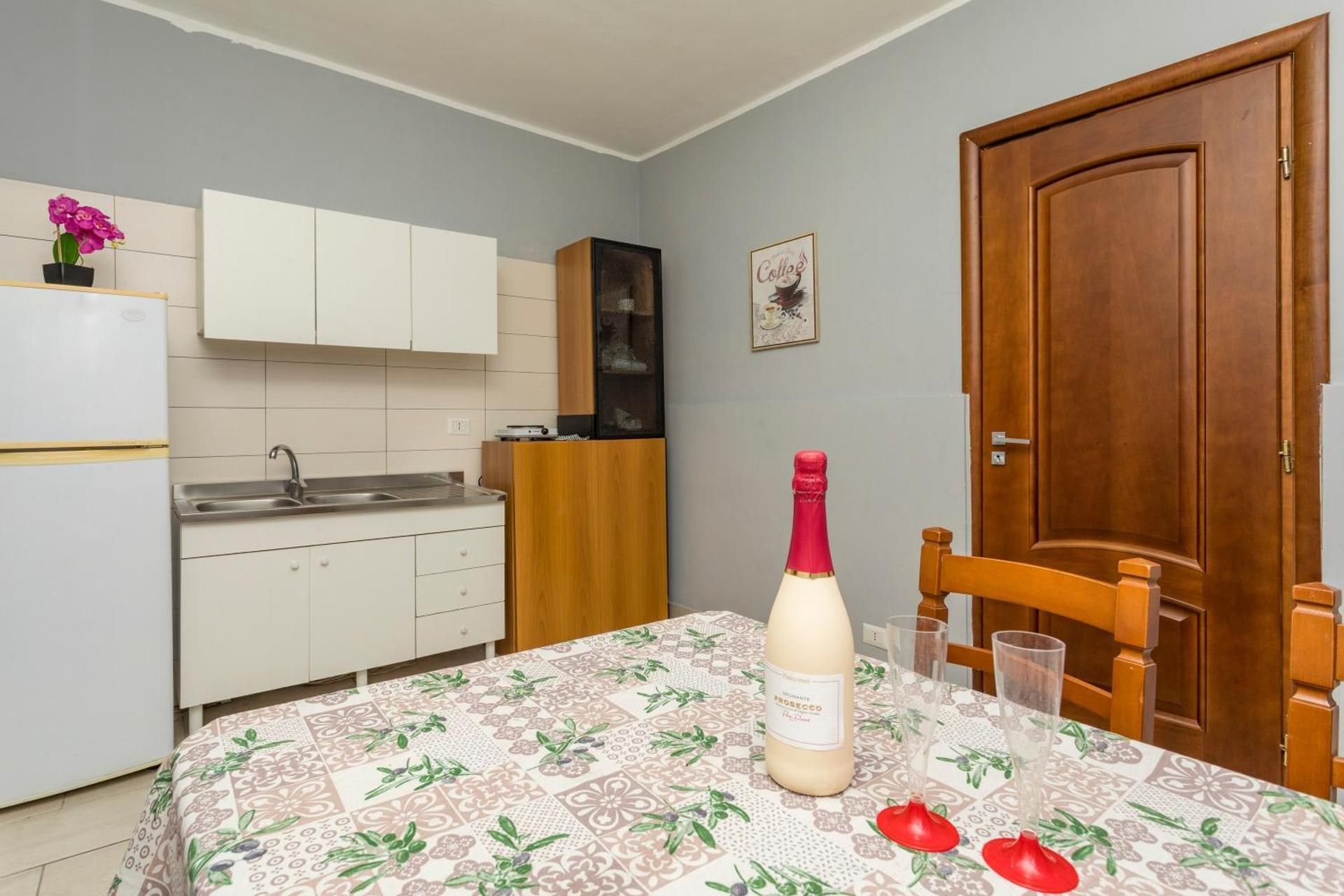 Superior One-Bedroom Apartment