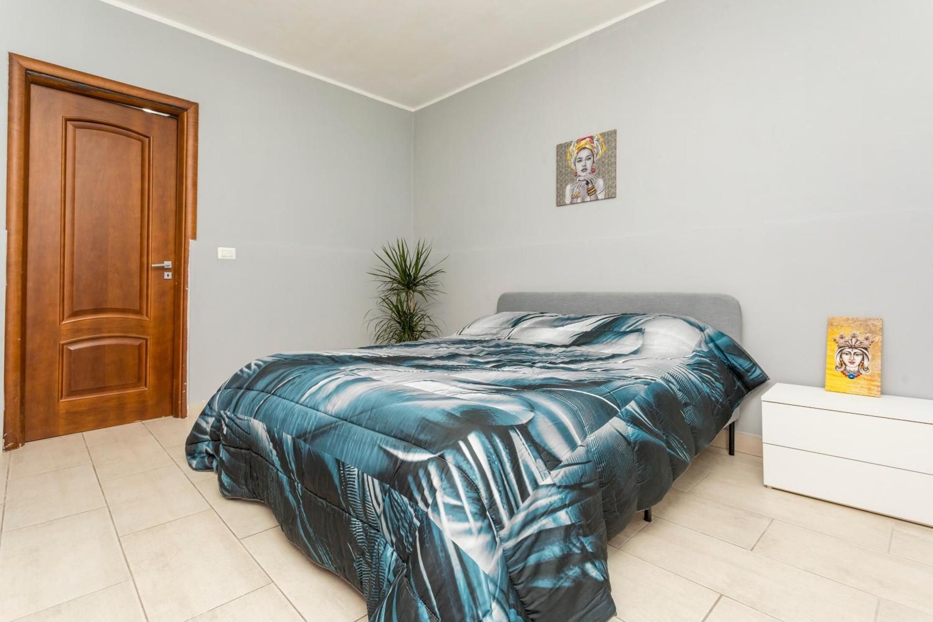 Superior One-Bedroom Apartment