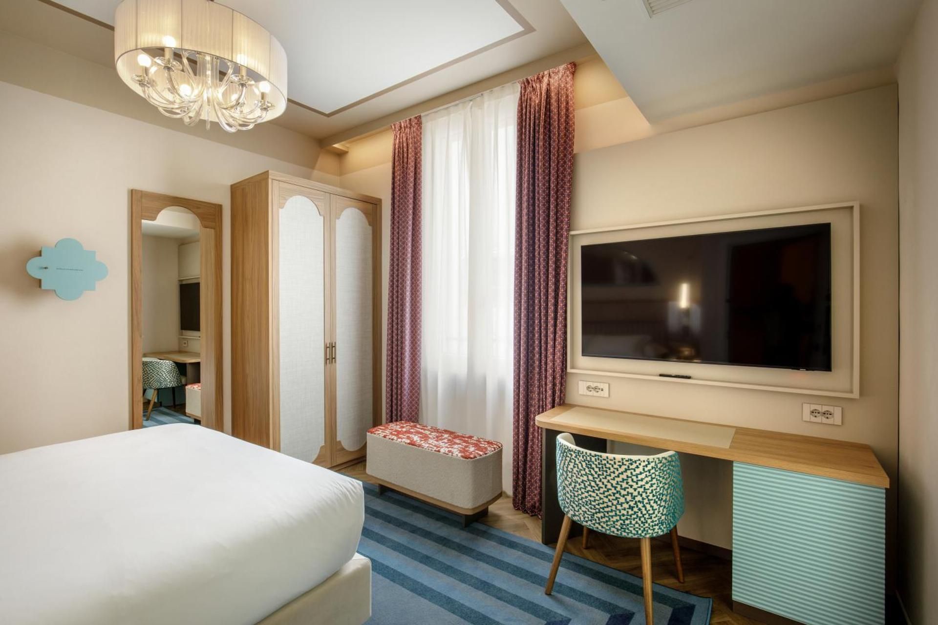 Queen Room