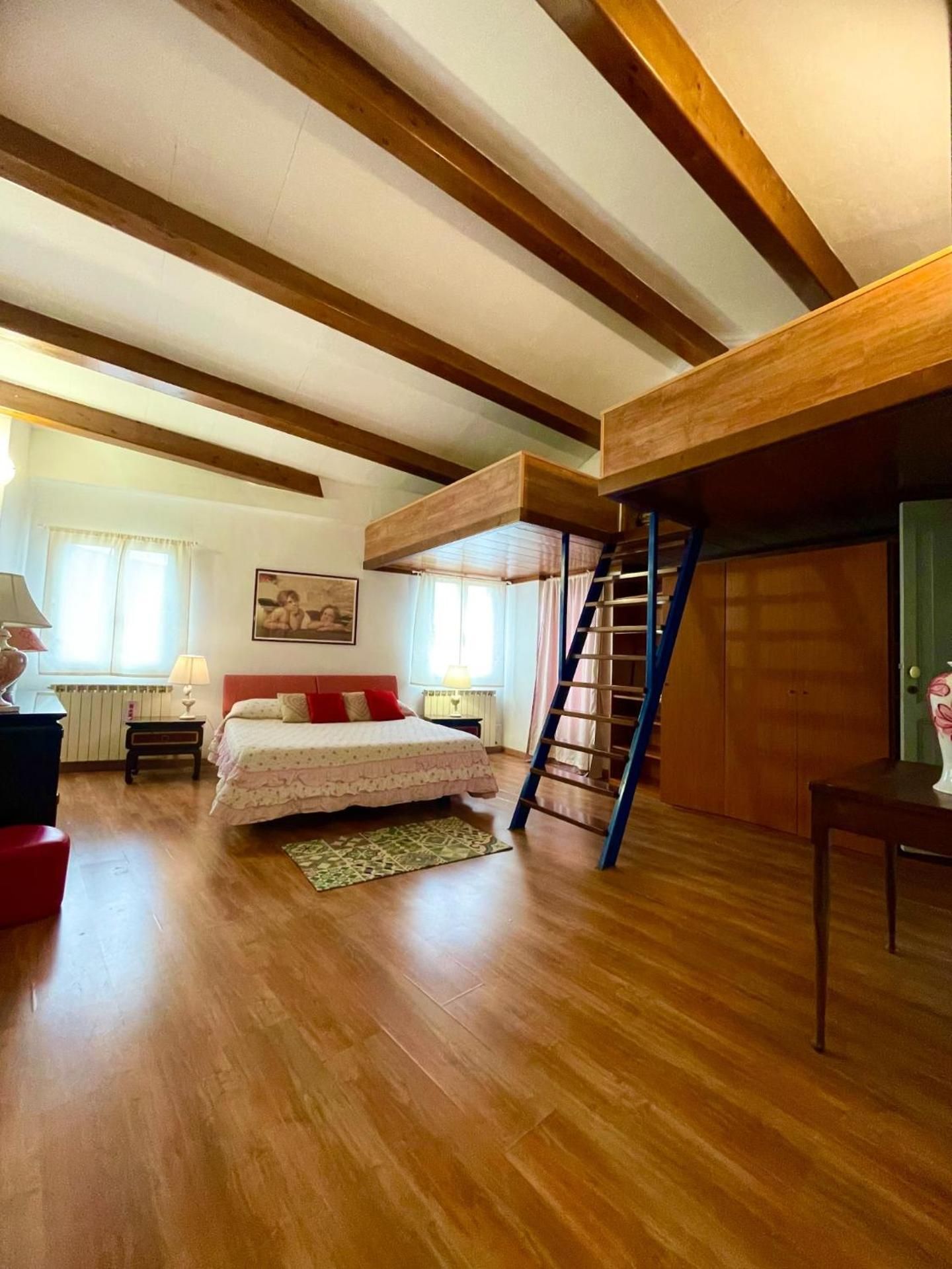 Quadruple Room with Private Bathroom