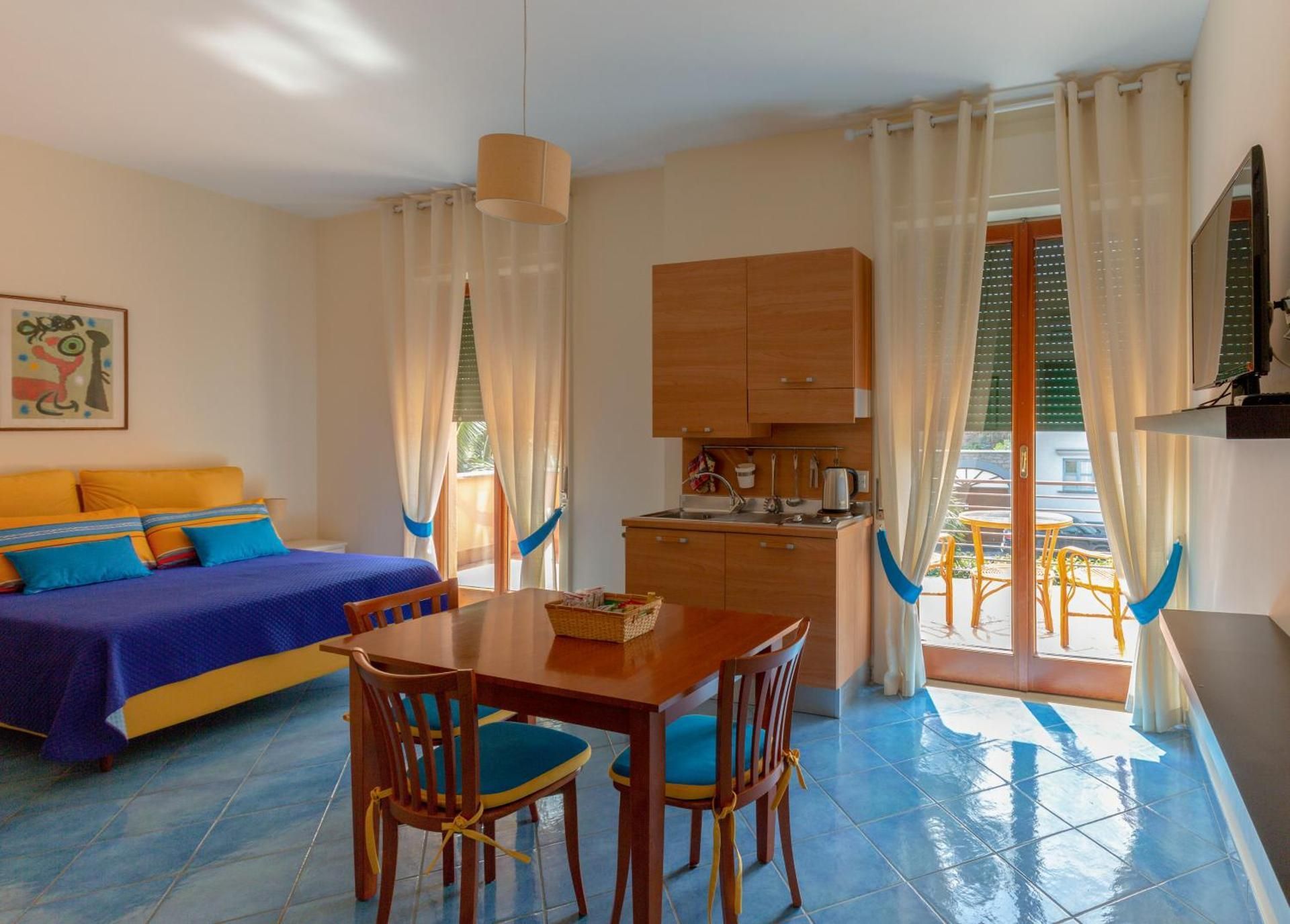 Studio (3 Adults)