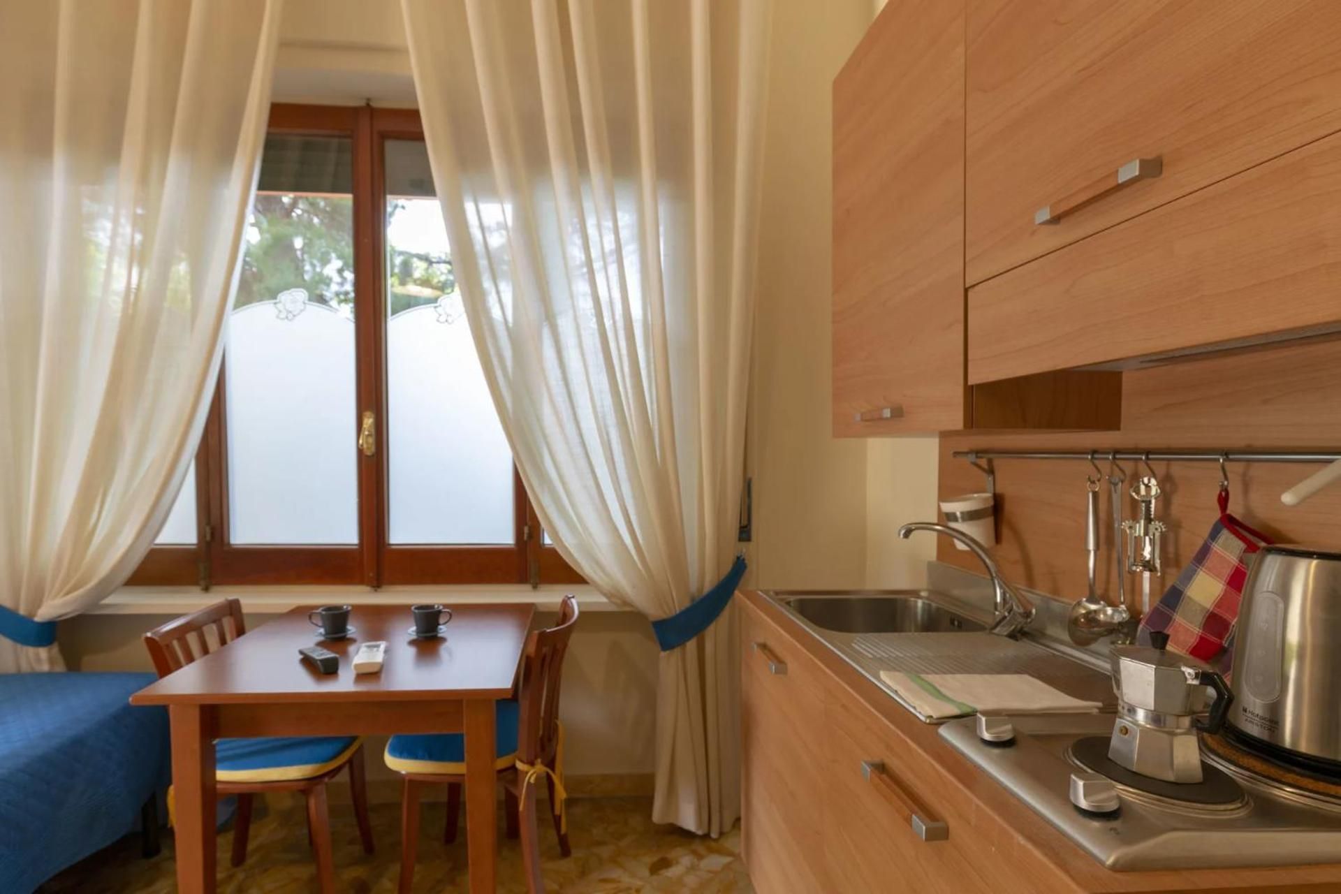 Studio (2 Adults)