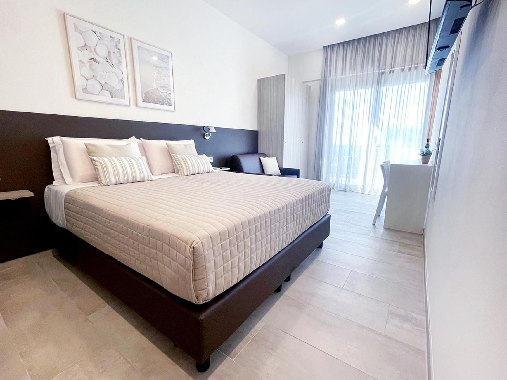 Sunset Home Sorrento Deluxe Double Room with Balcony and Sea View