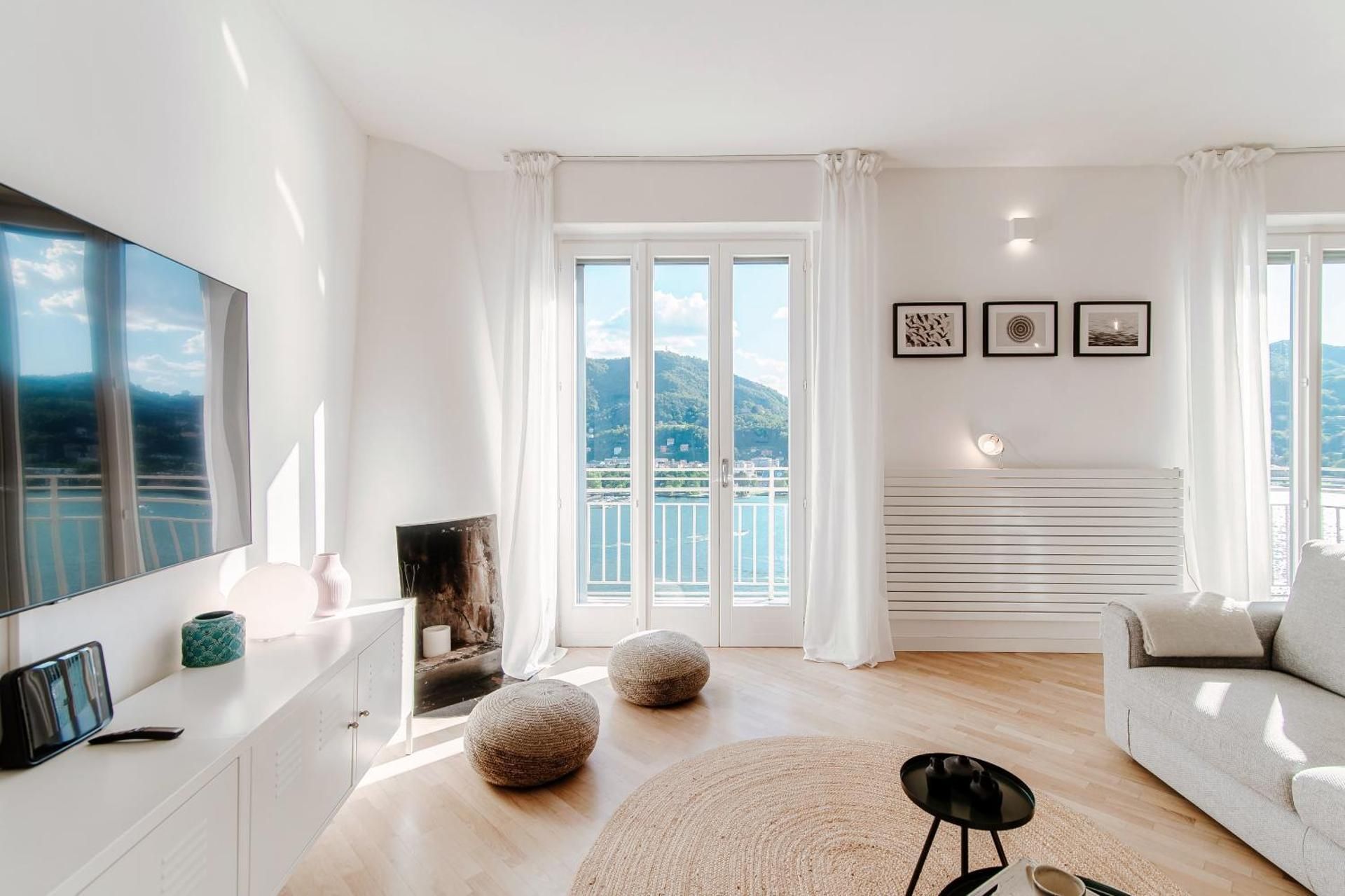 Two-Bedroom Apartment with Lake View