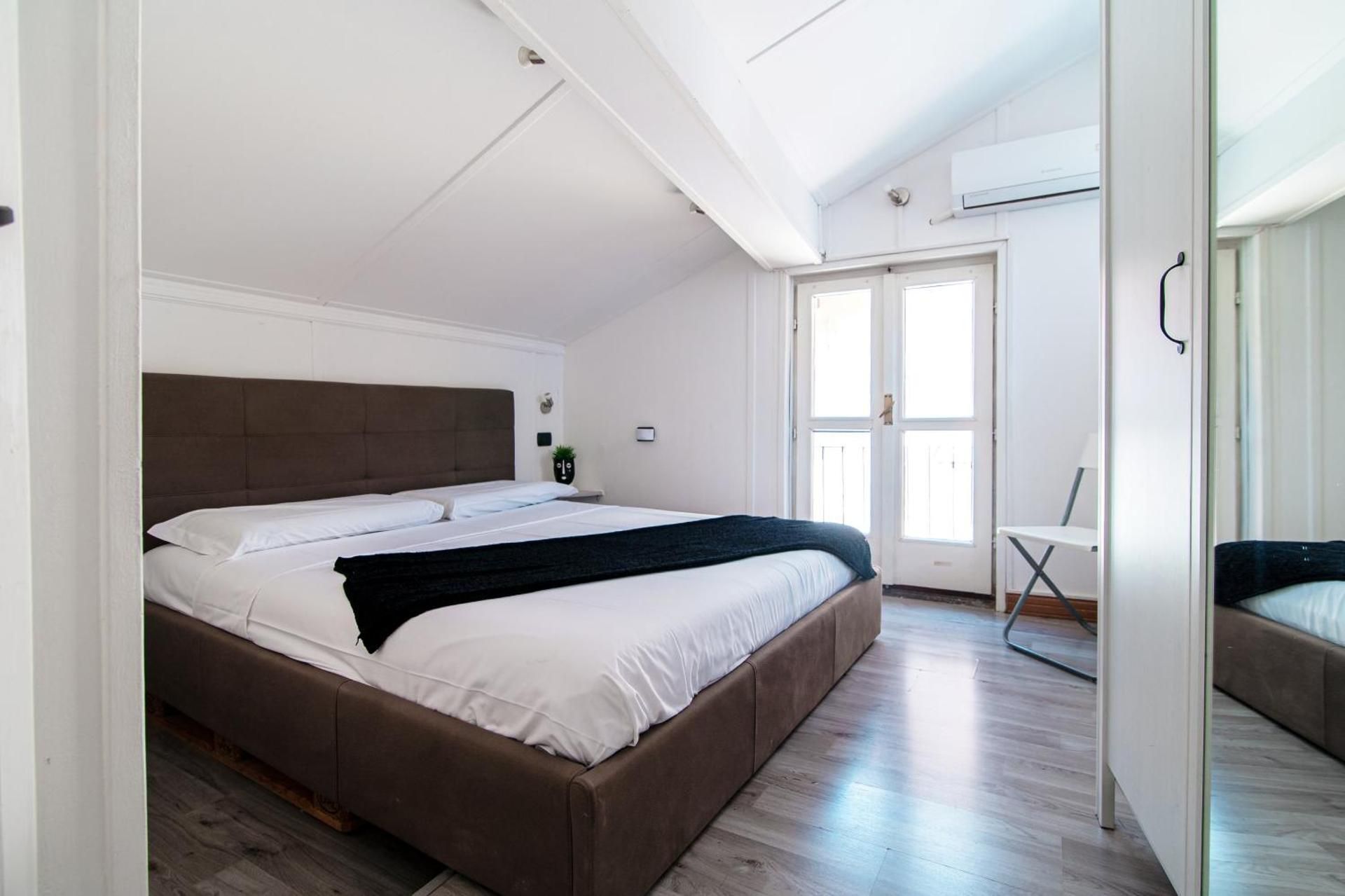 Studio - Split Level
