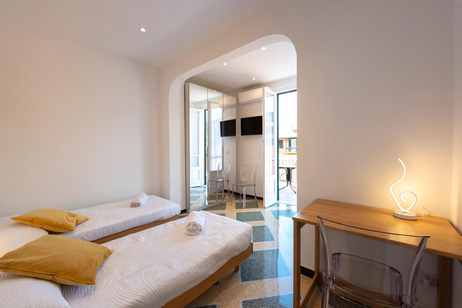 Double or Twin Room with Terrace