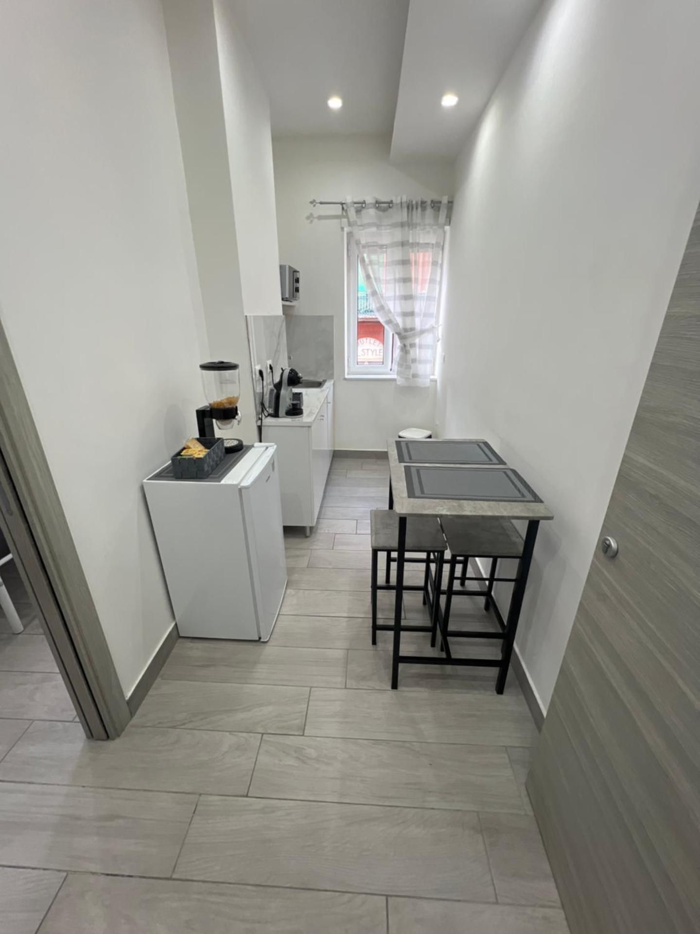 One-Bedroom Deluxe Apartment