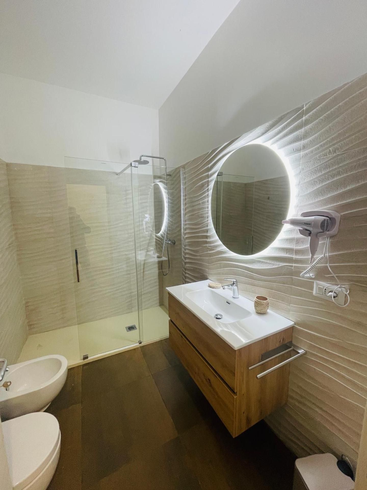 Nerisa home Quadruple Room with Balcony 3