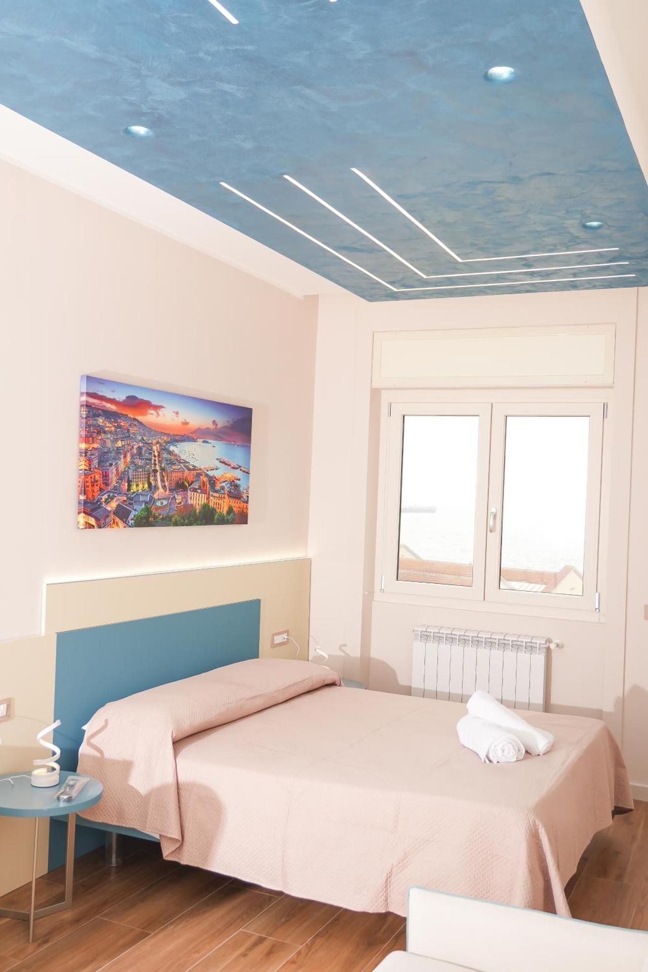 M&M sweet Quadruple Room with Sea View 2