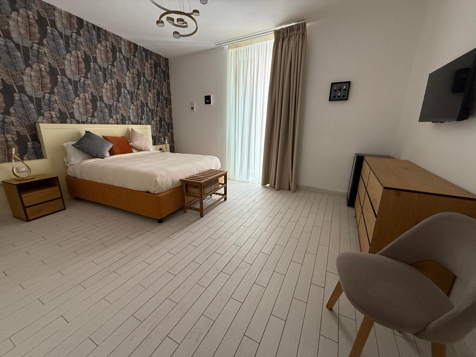 Triple Room with City View