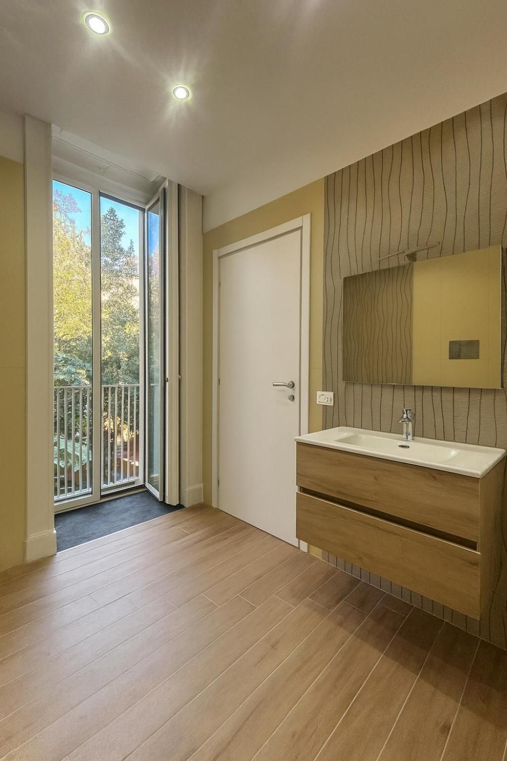 Queen Room with Garden View