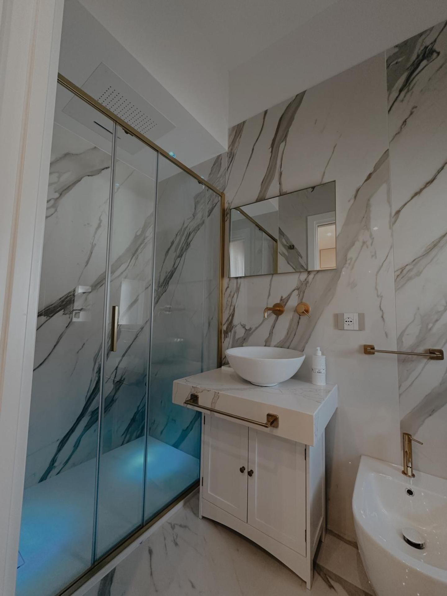 Mida Luxury Apartment Deluxe Double Room 3