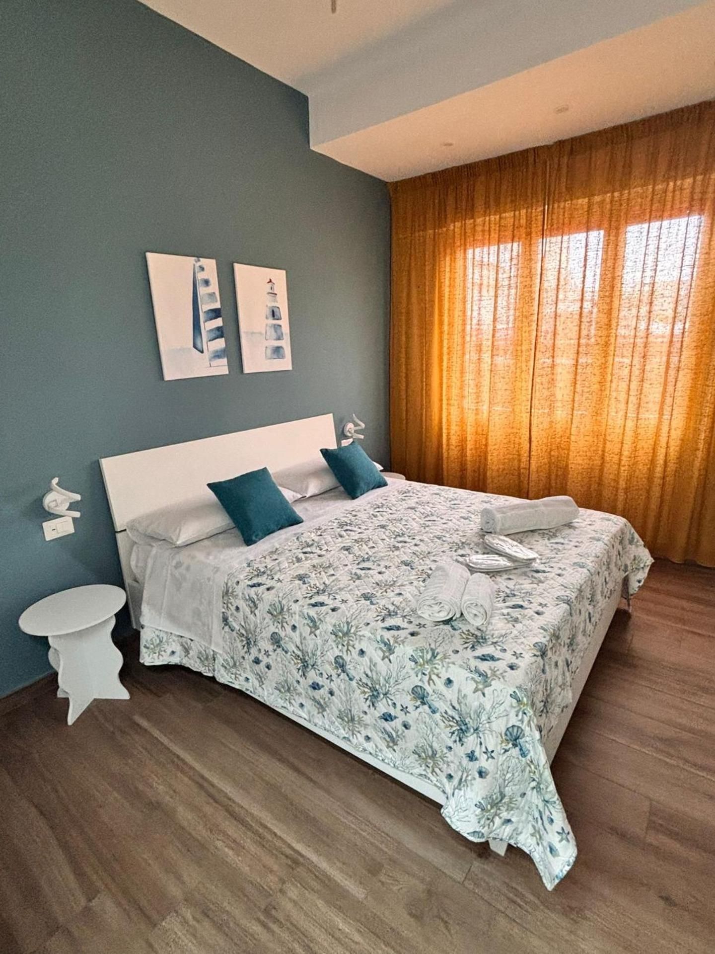 One-Bedroom Apartment with Sea View and Balcony