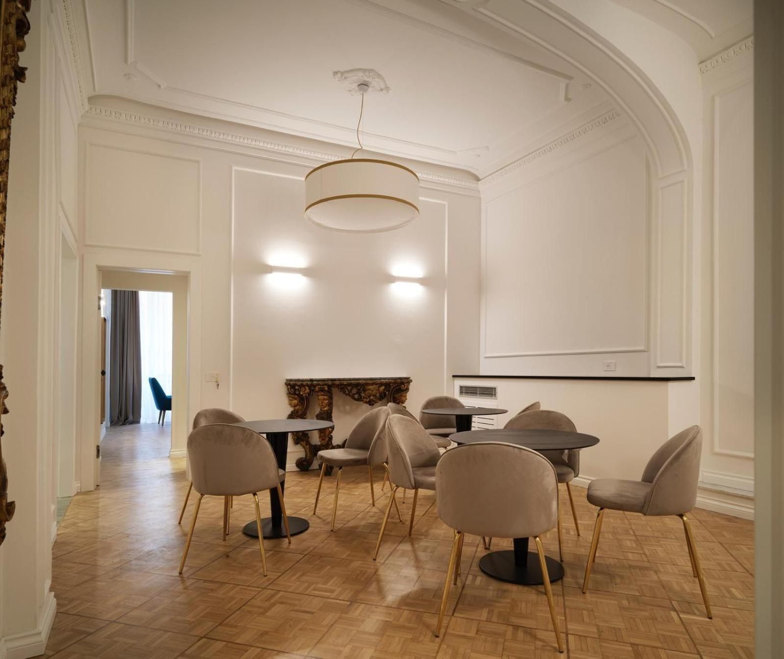 shared lounge/tv area