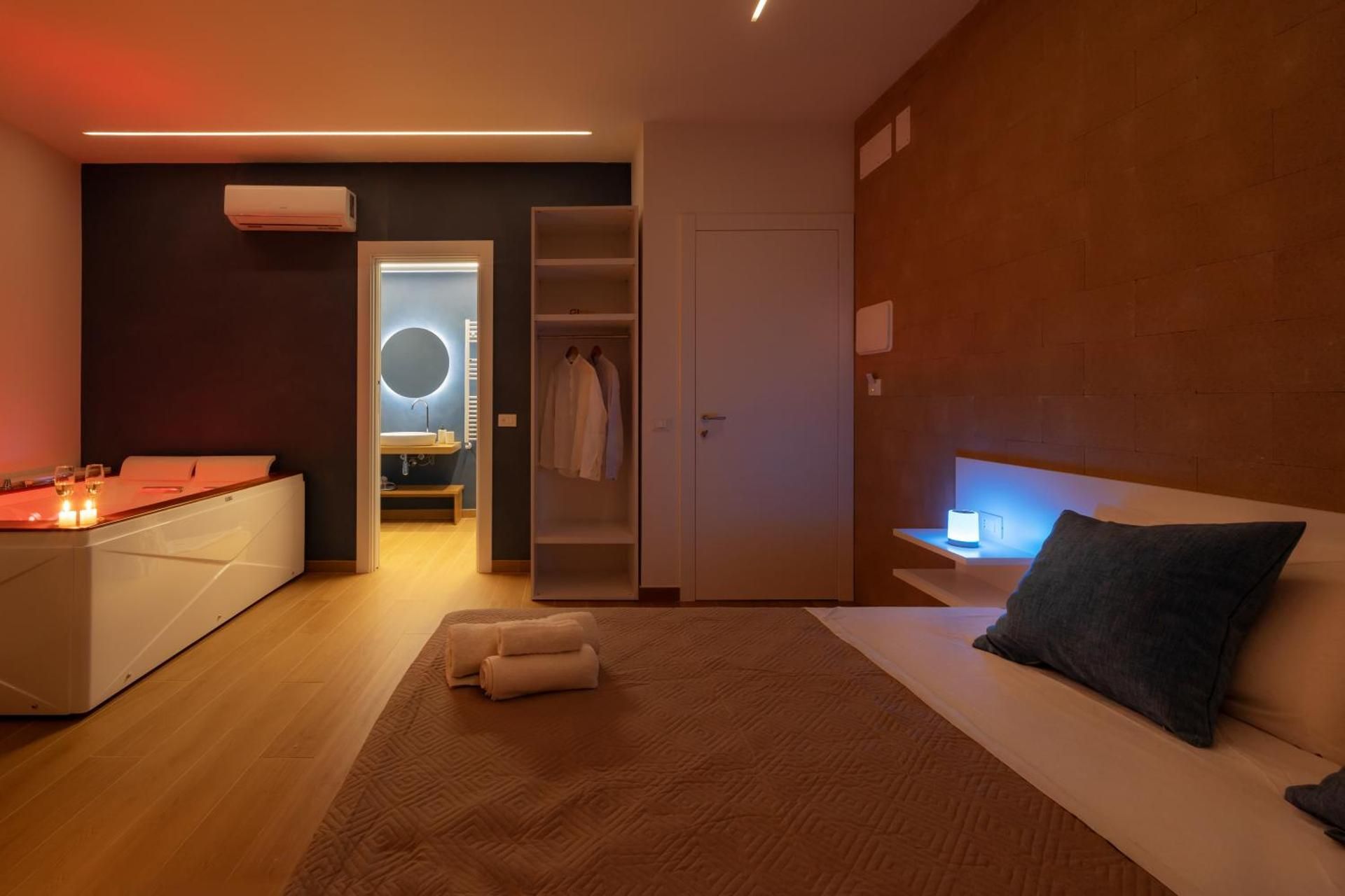 King Room with Spa Bath
