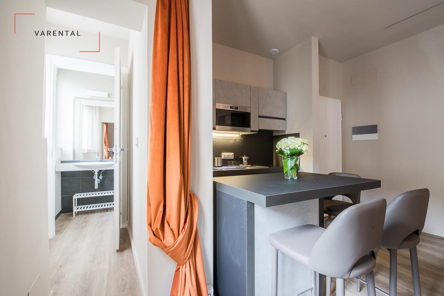 Carlina APT-12