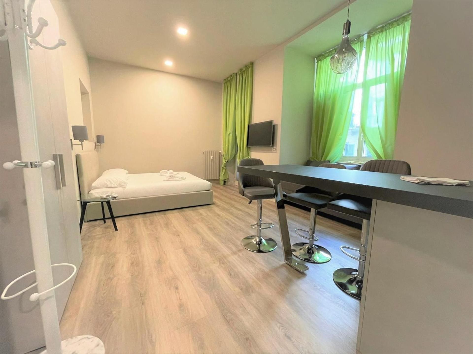 Carlina APT-4