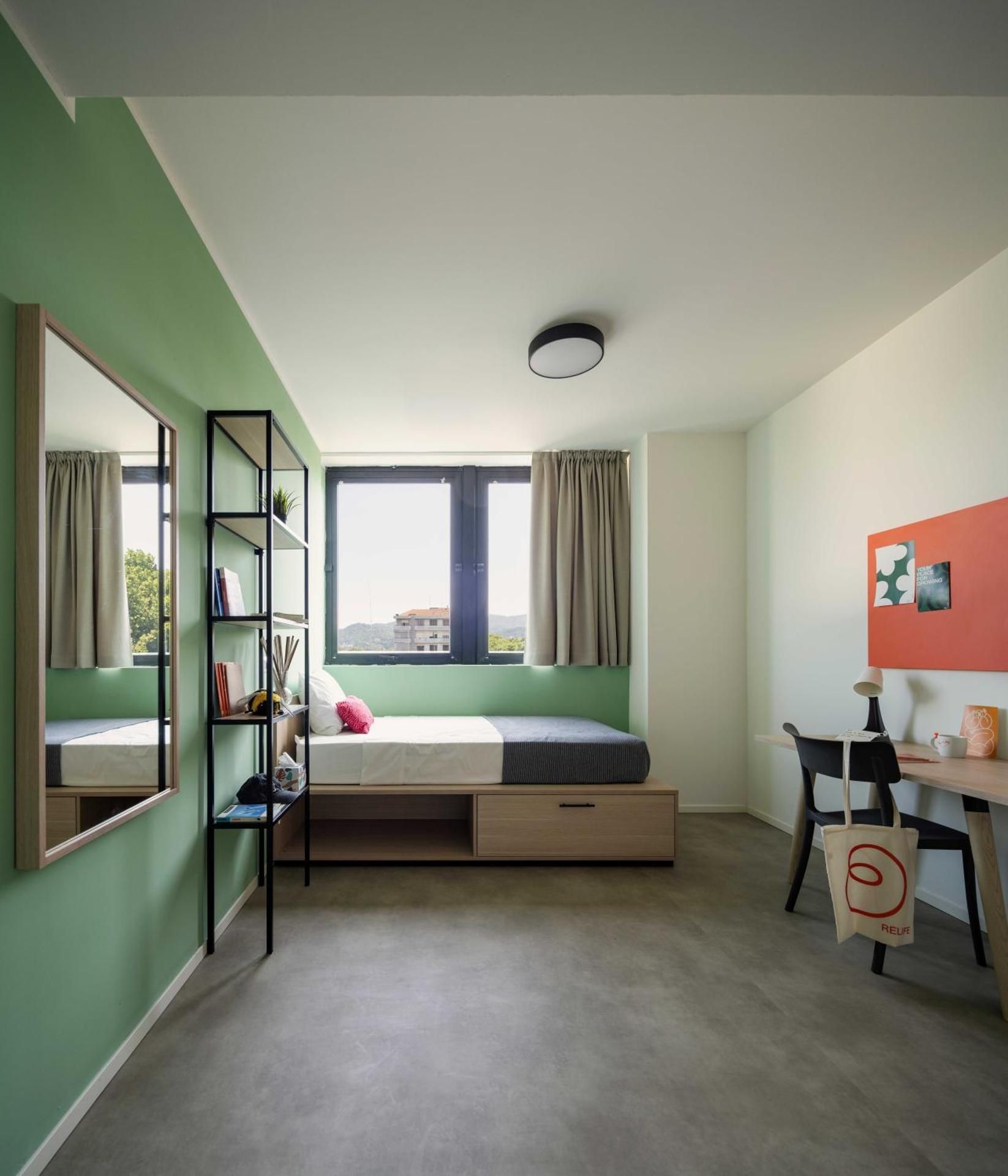 Three-Bedroom Deluxe Apartment
