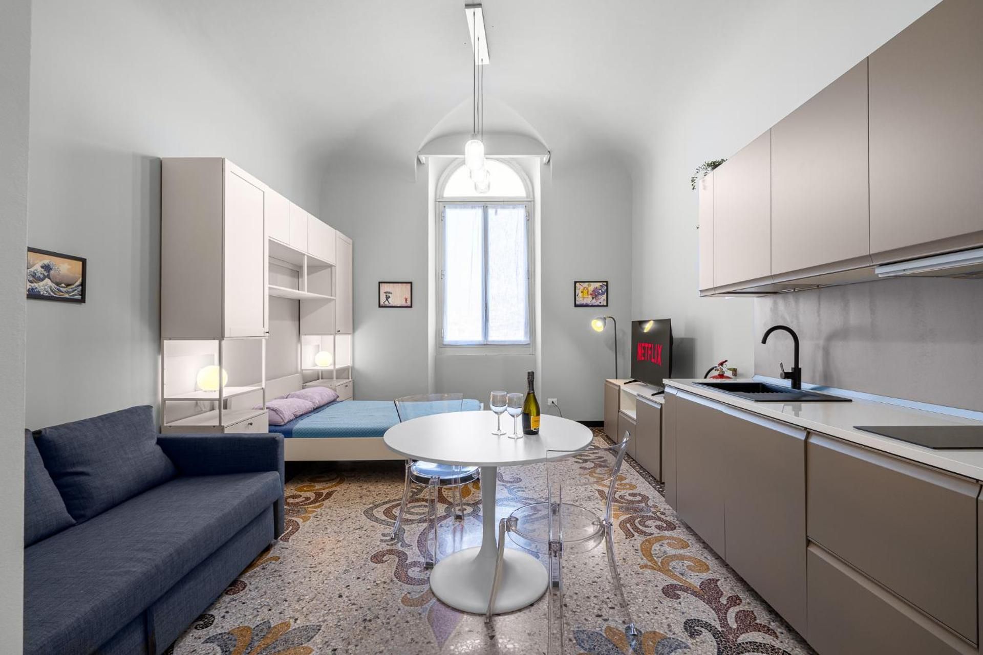 Studio Apartment with Harbor View