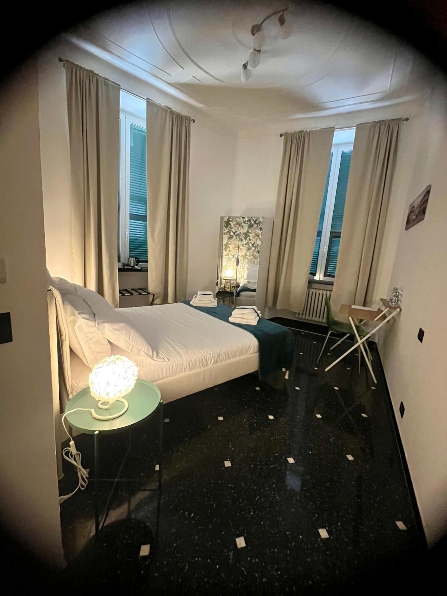 One-Bedroom Deluxe Apartment