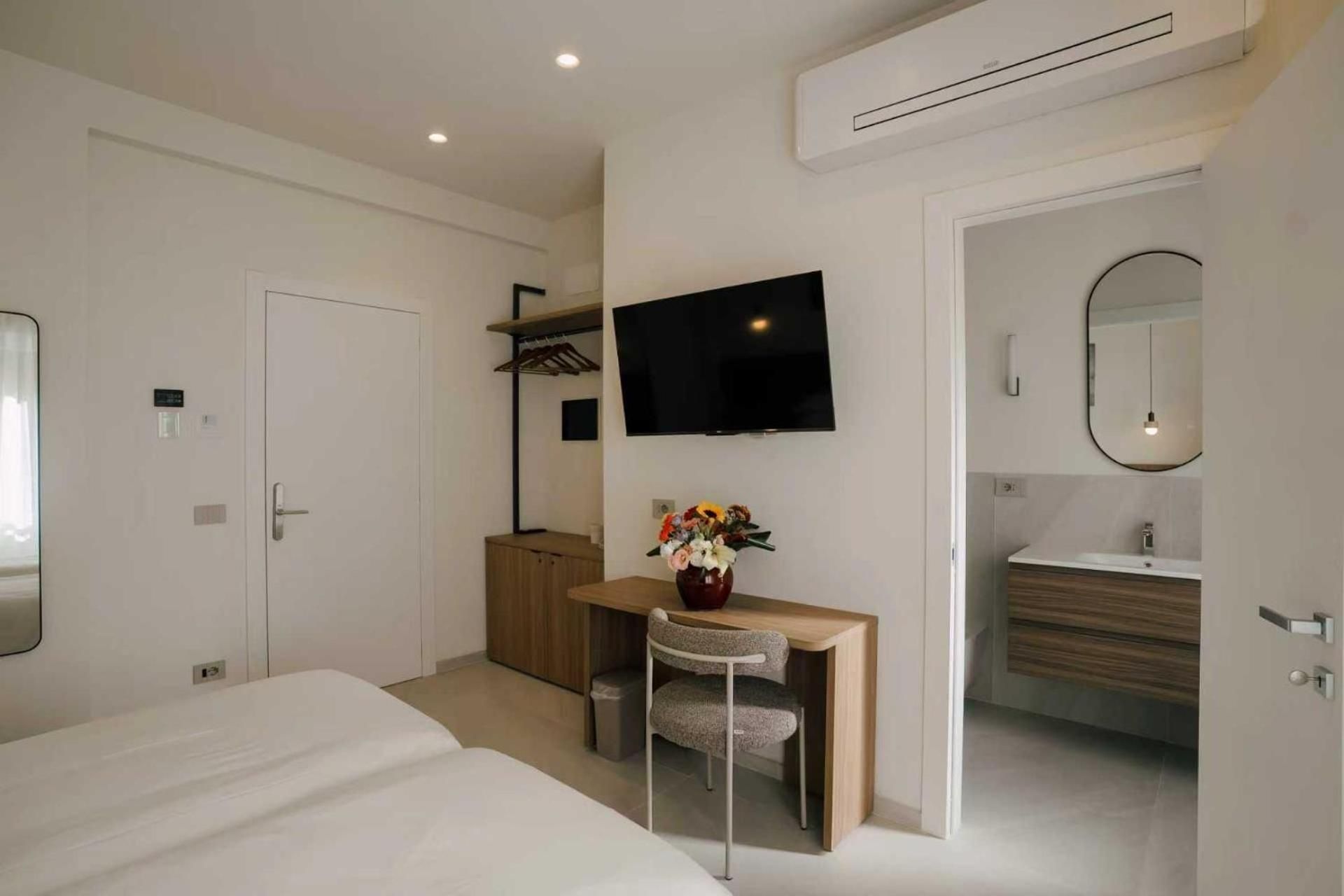 Twin Room with Bathroom