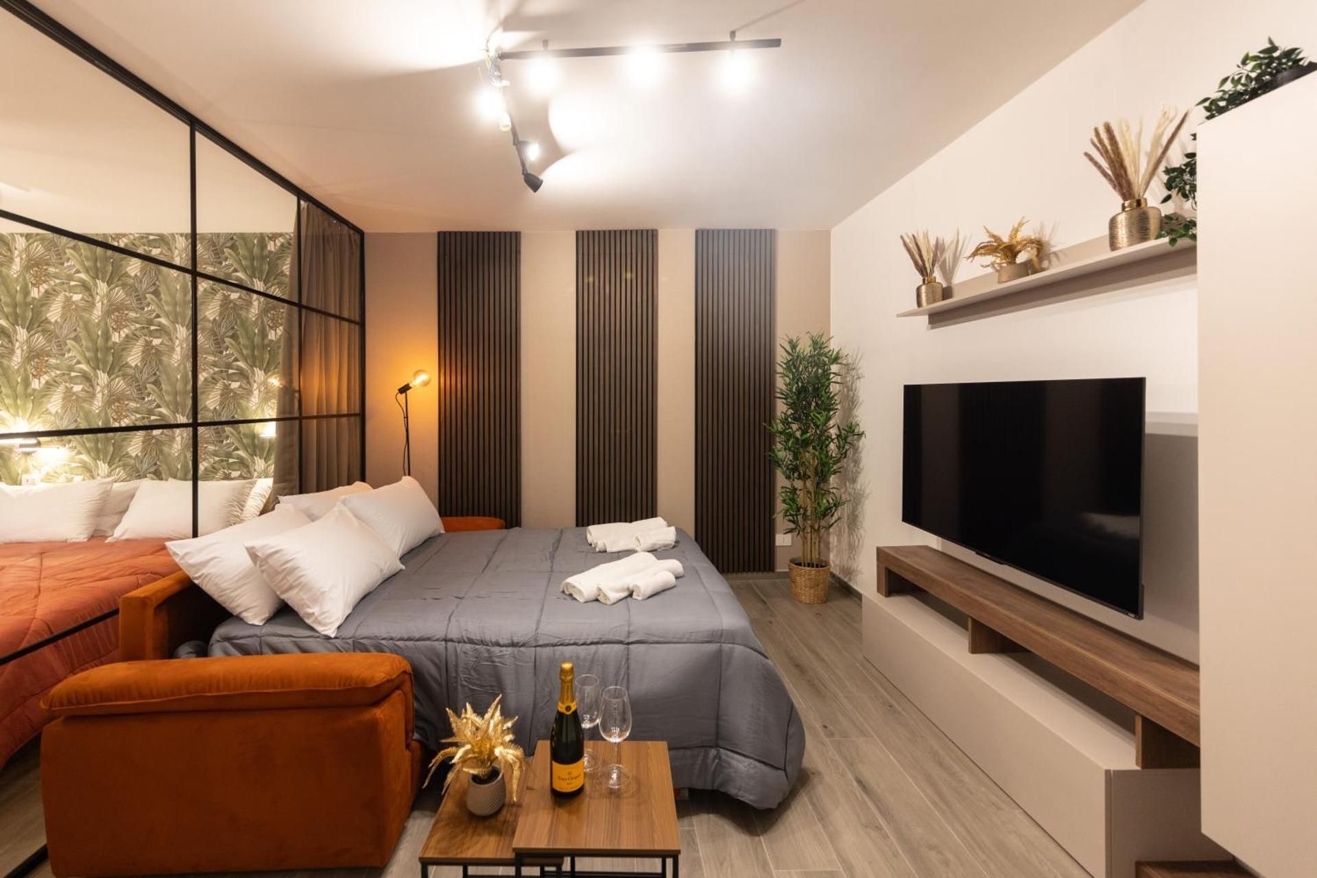 One-Bedroom Apartment