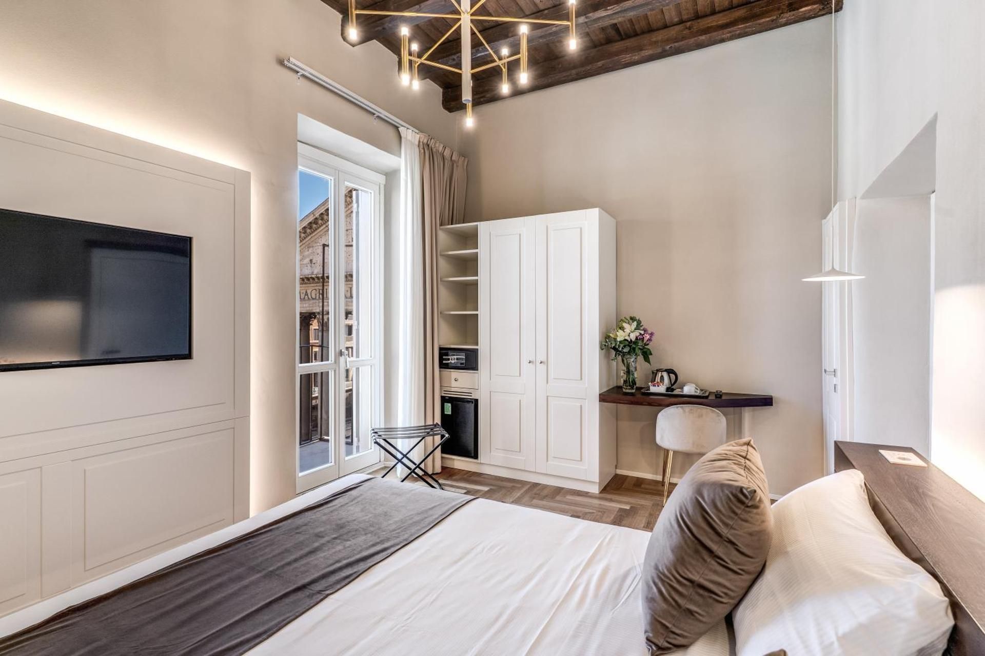 AGH Pantheon Double with Balcony Pantheon View 3rd Floor 