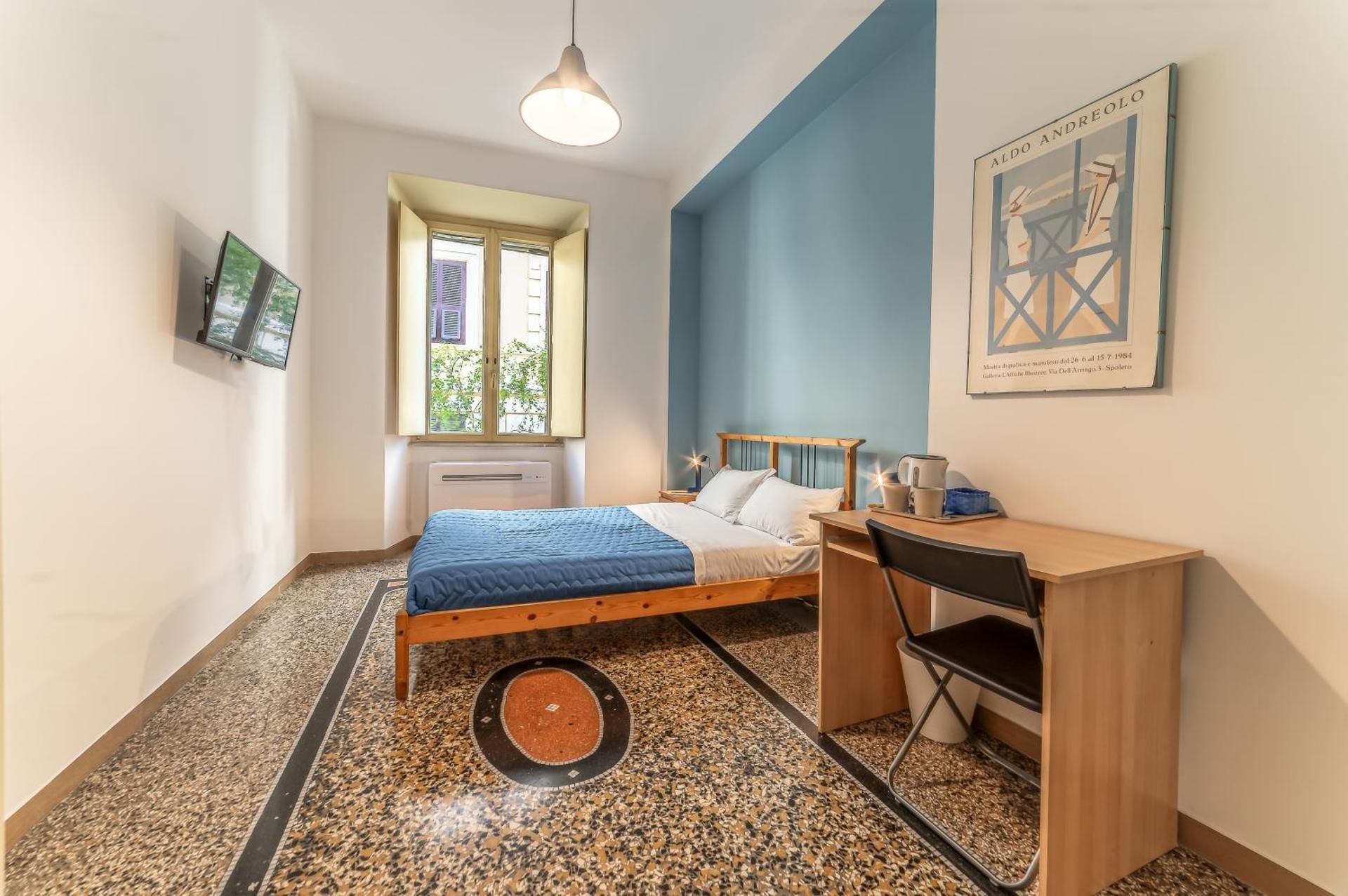 Standard Double Room with Shared Bathroom