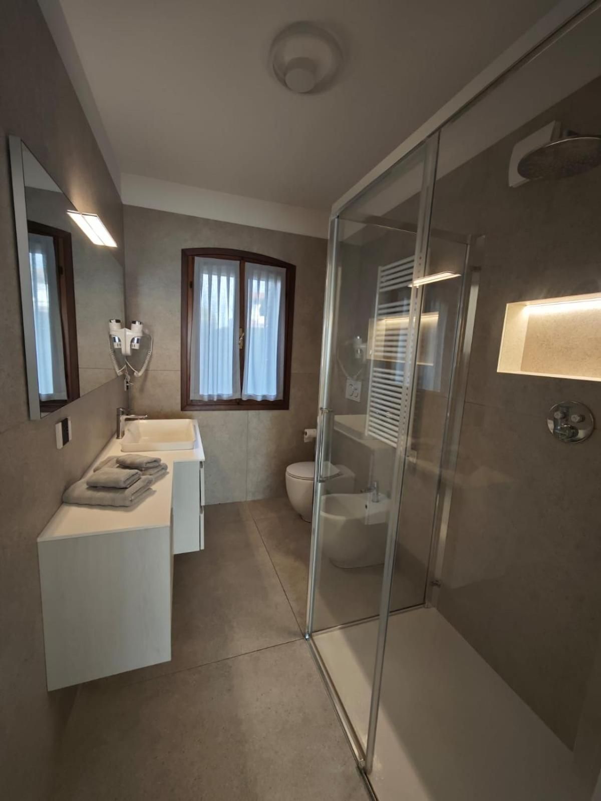 Studio Apartment with King Bed