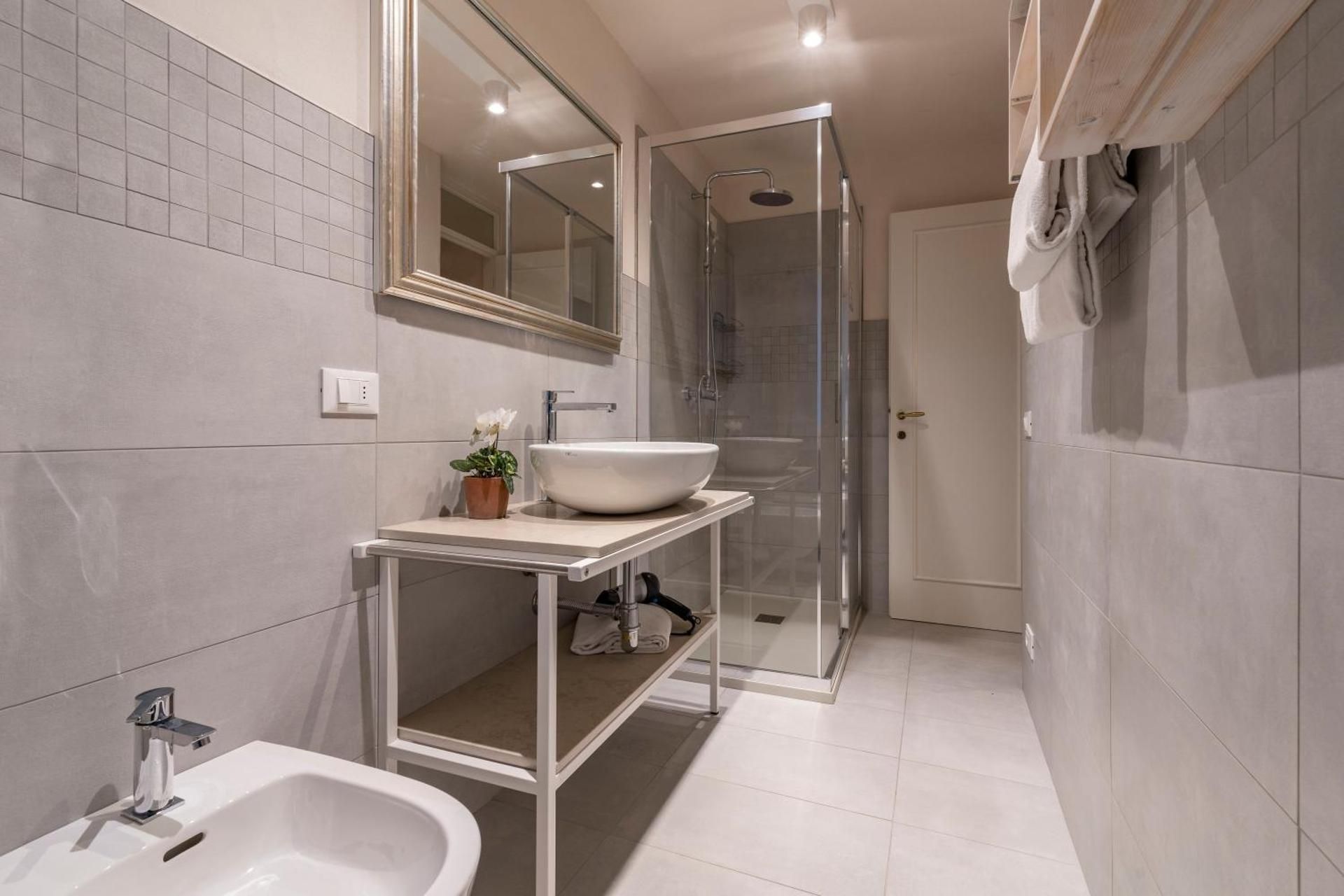 San Silvestro House Three-Bedroom Apartment 3