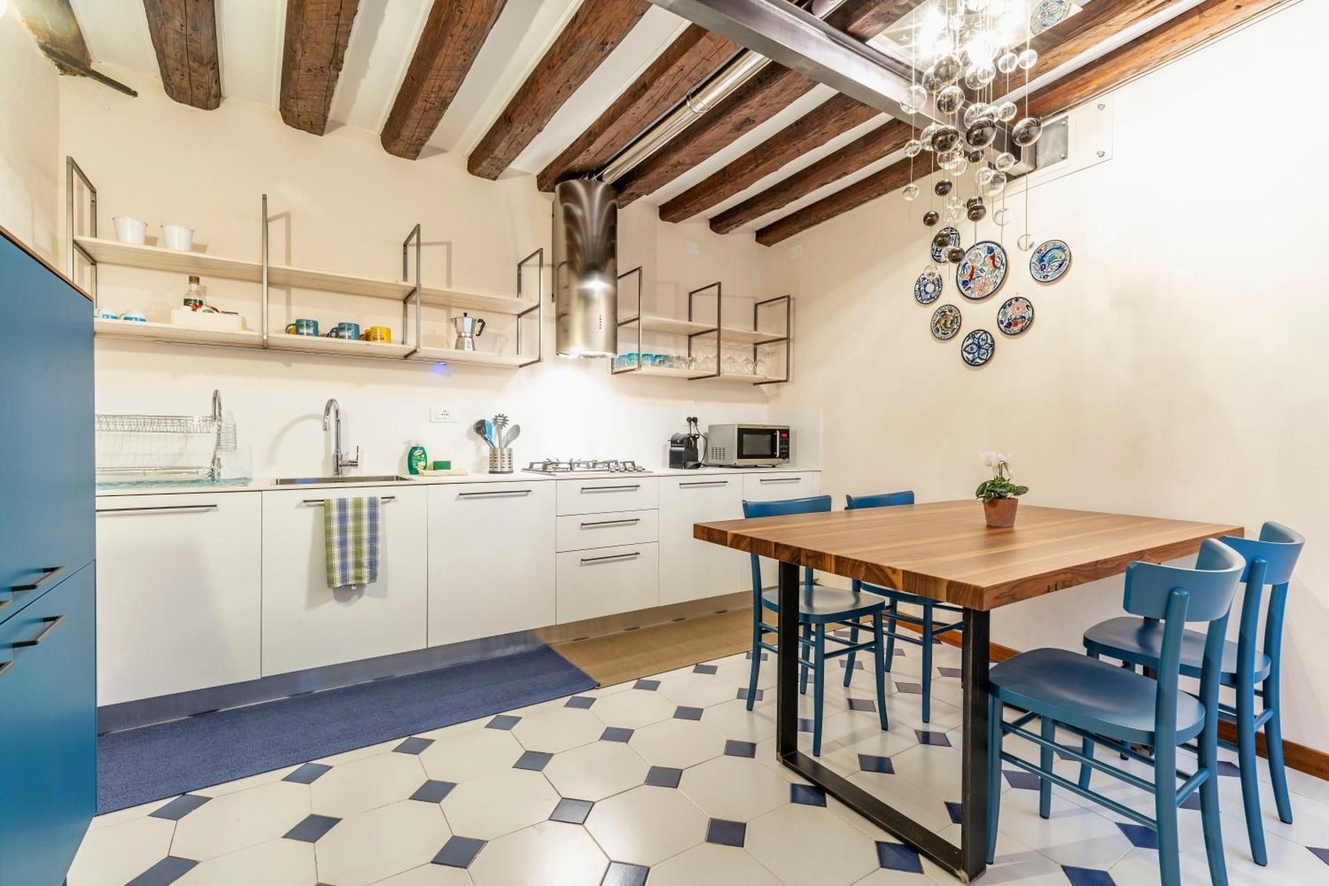 San Silvestro House Three-Bedroom Apartment 2