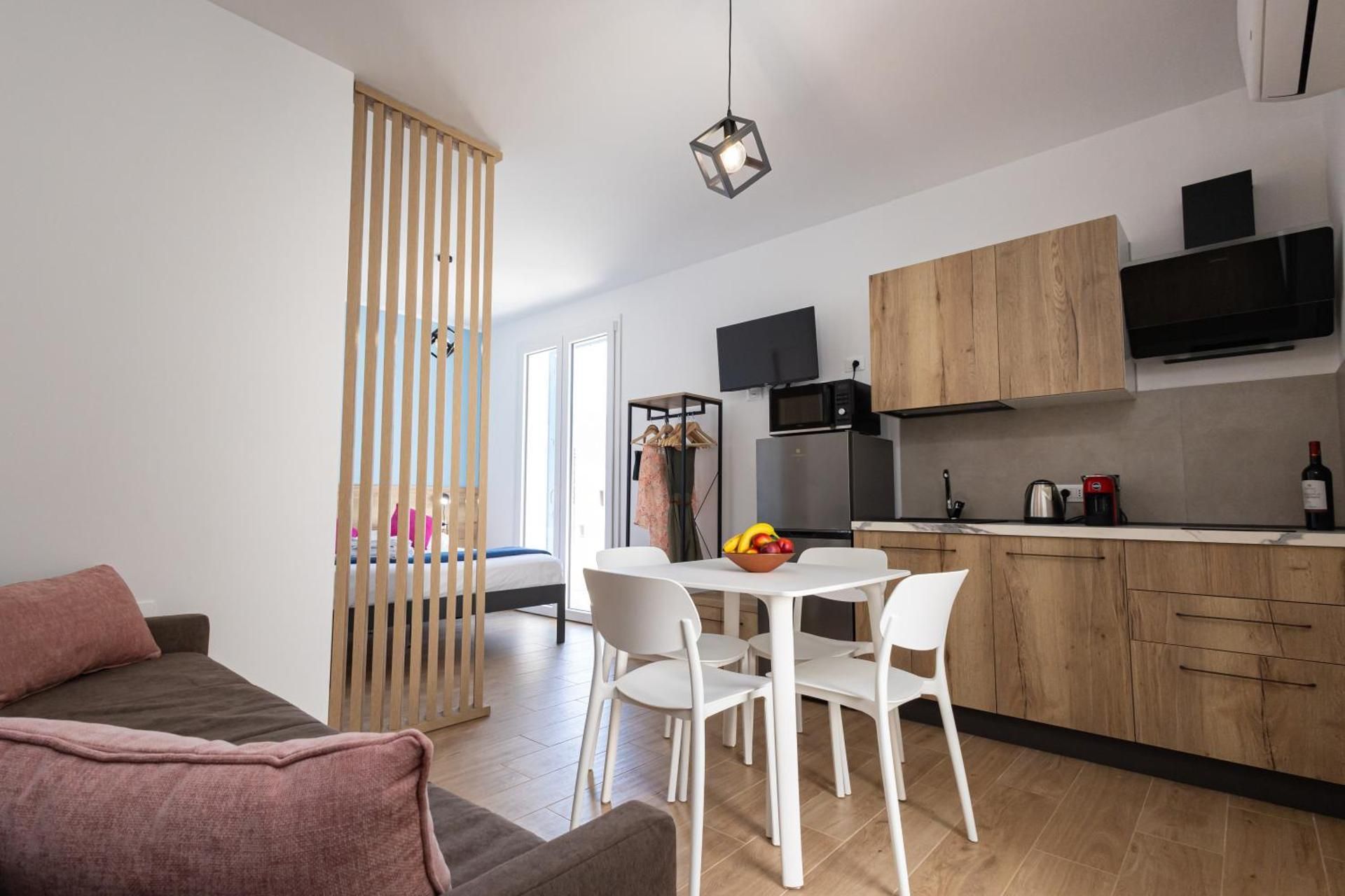 Studio Apartment with One Double Bed
