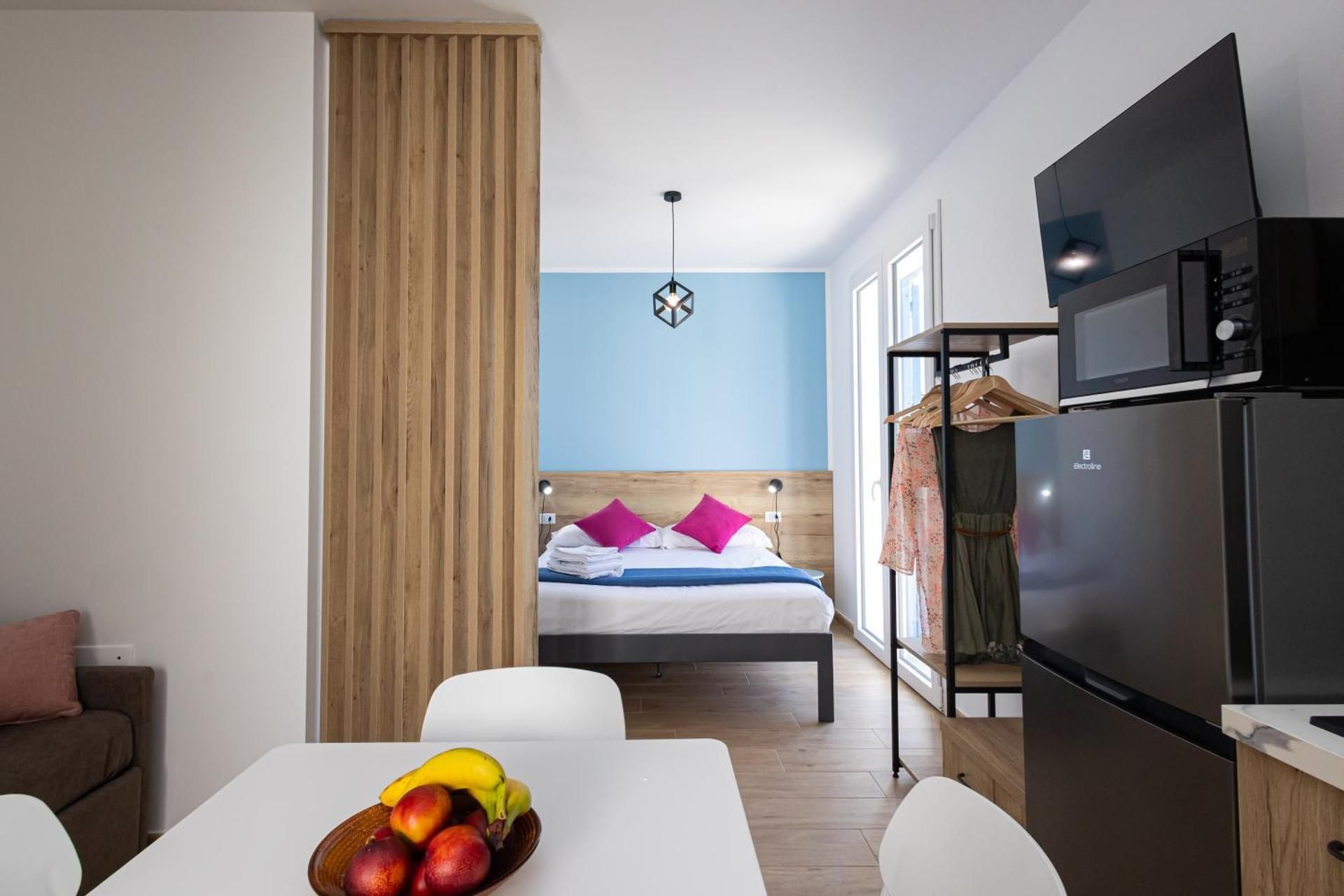 Studio Apartment with One Double Bed