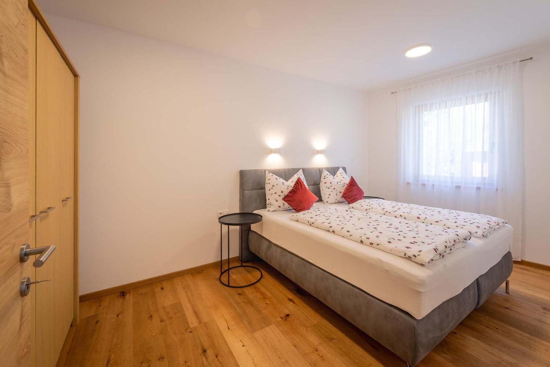 Superior One-Bedroom Apartment