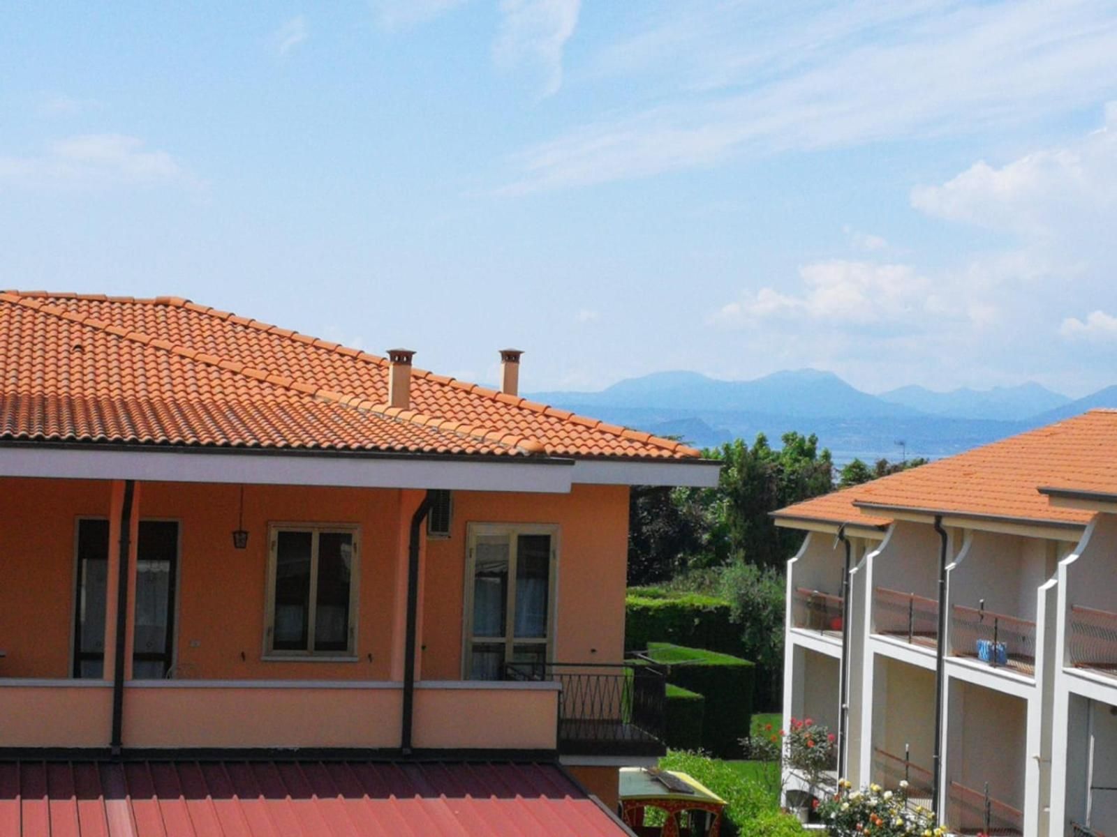 Apartment with Lake View