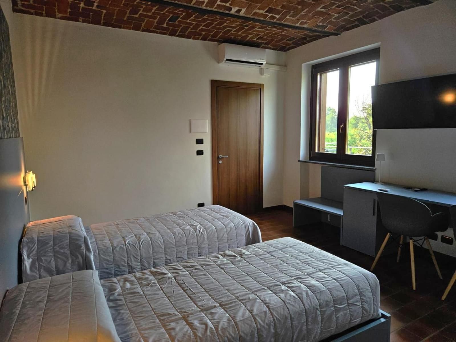Large Double or Twin Room