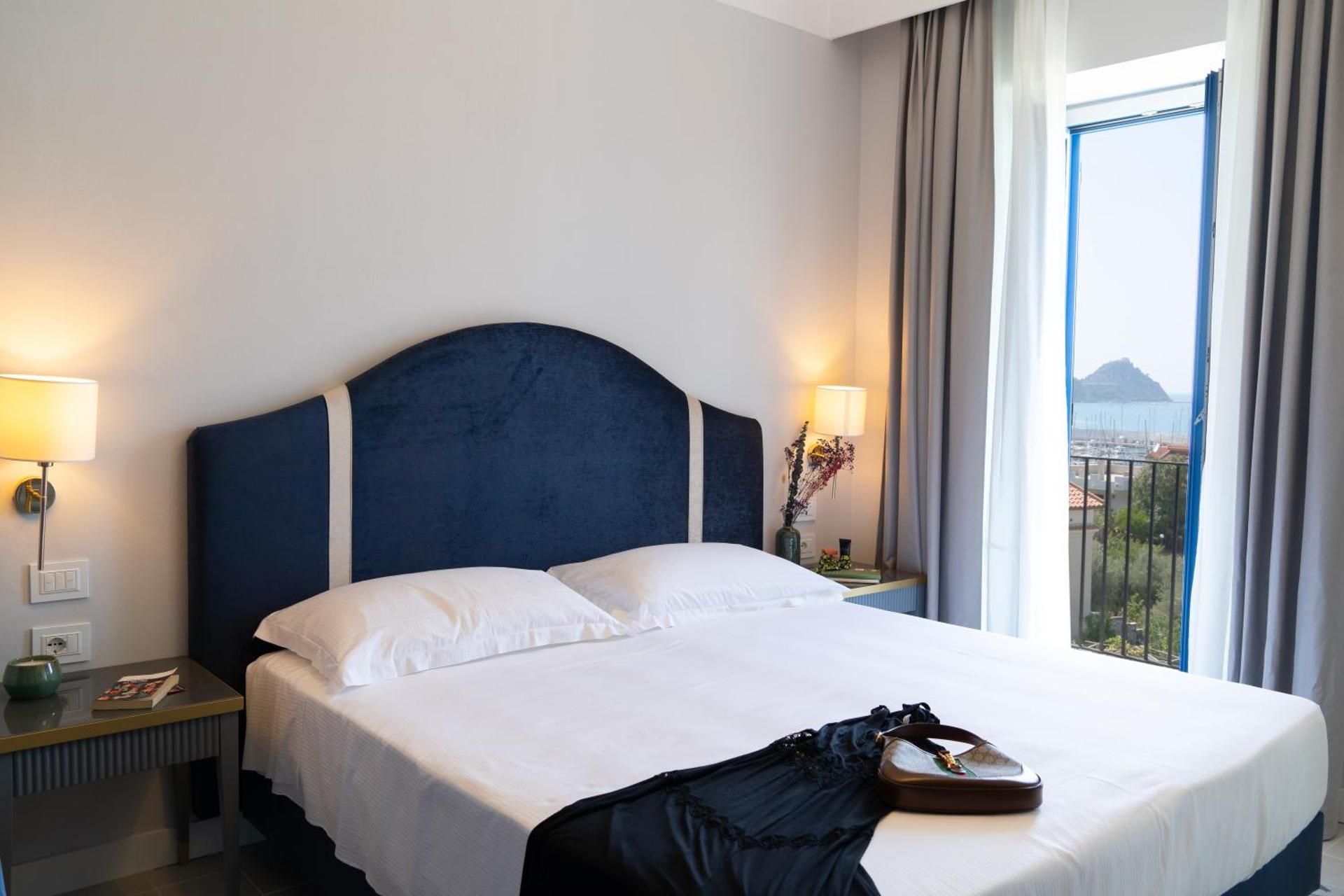 Double Room with Balcony and Sea View