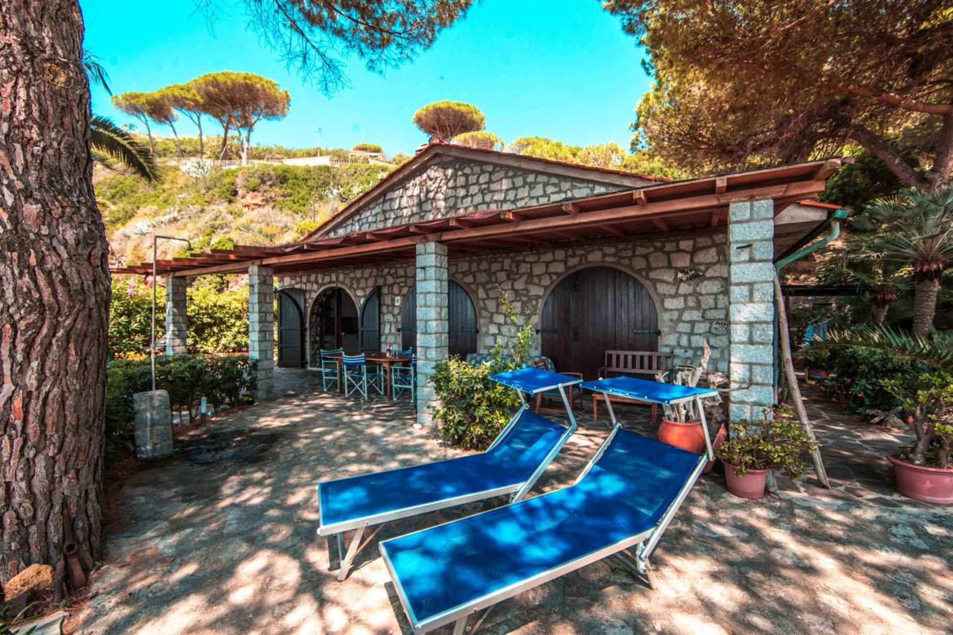 Villa - Beach Front