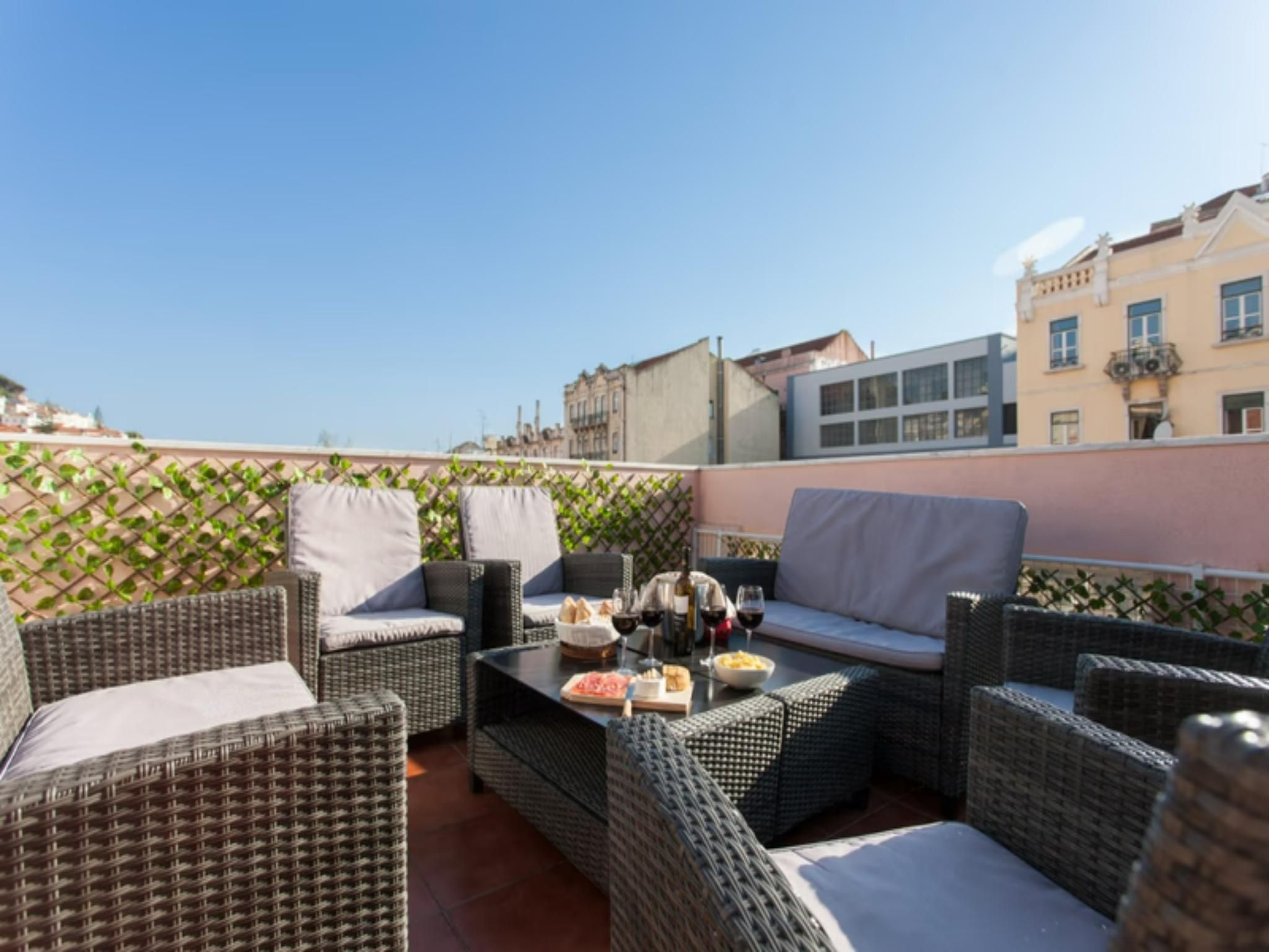 apartment - entire house or apartment