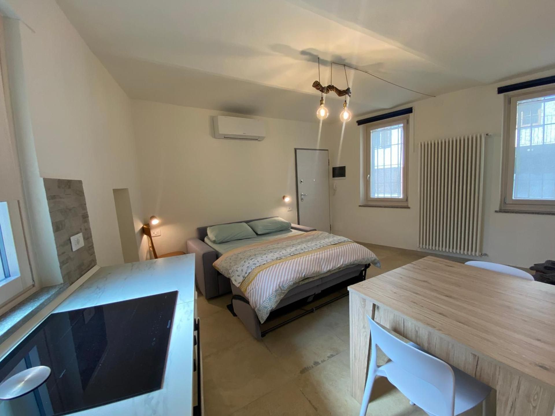 Studio Apartment with One Double Bed