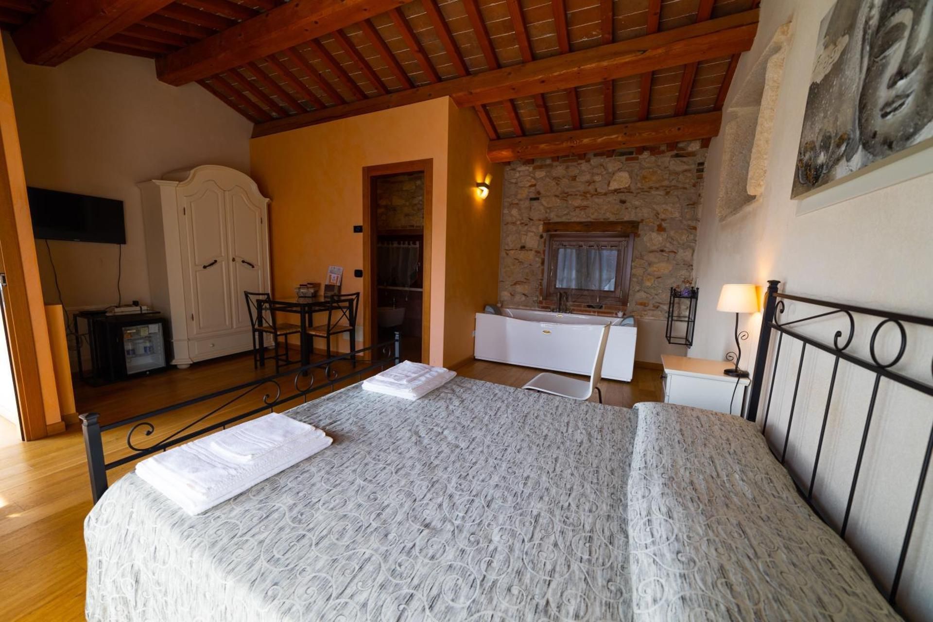 Double Room with Spa Bath