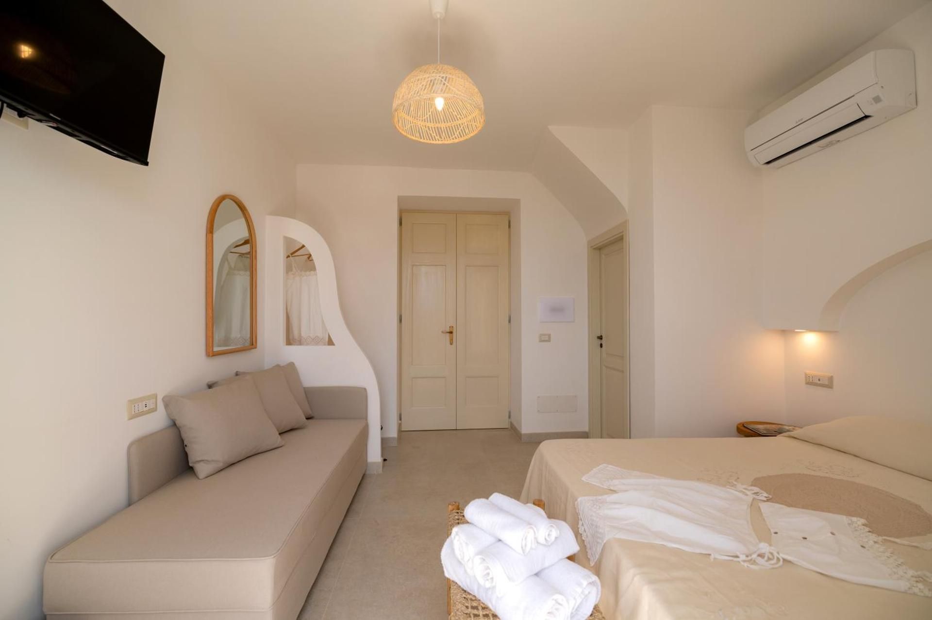 Double Room with Balcony and Sea View