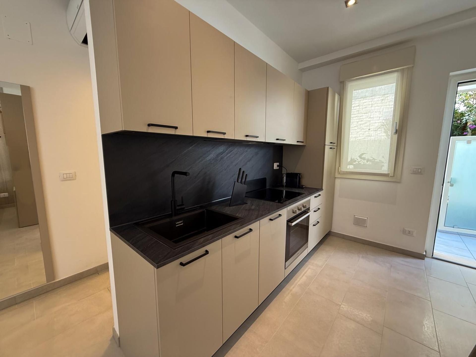 Dimora House and Relax One-Bedroom Deluxe Apartment 2