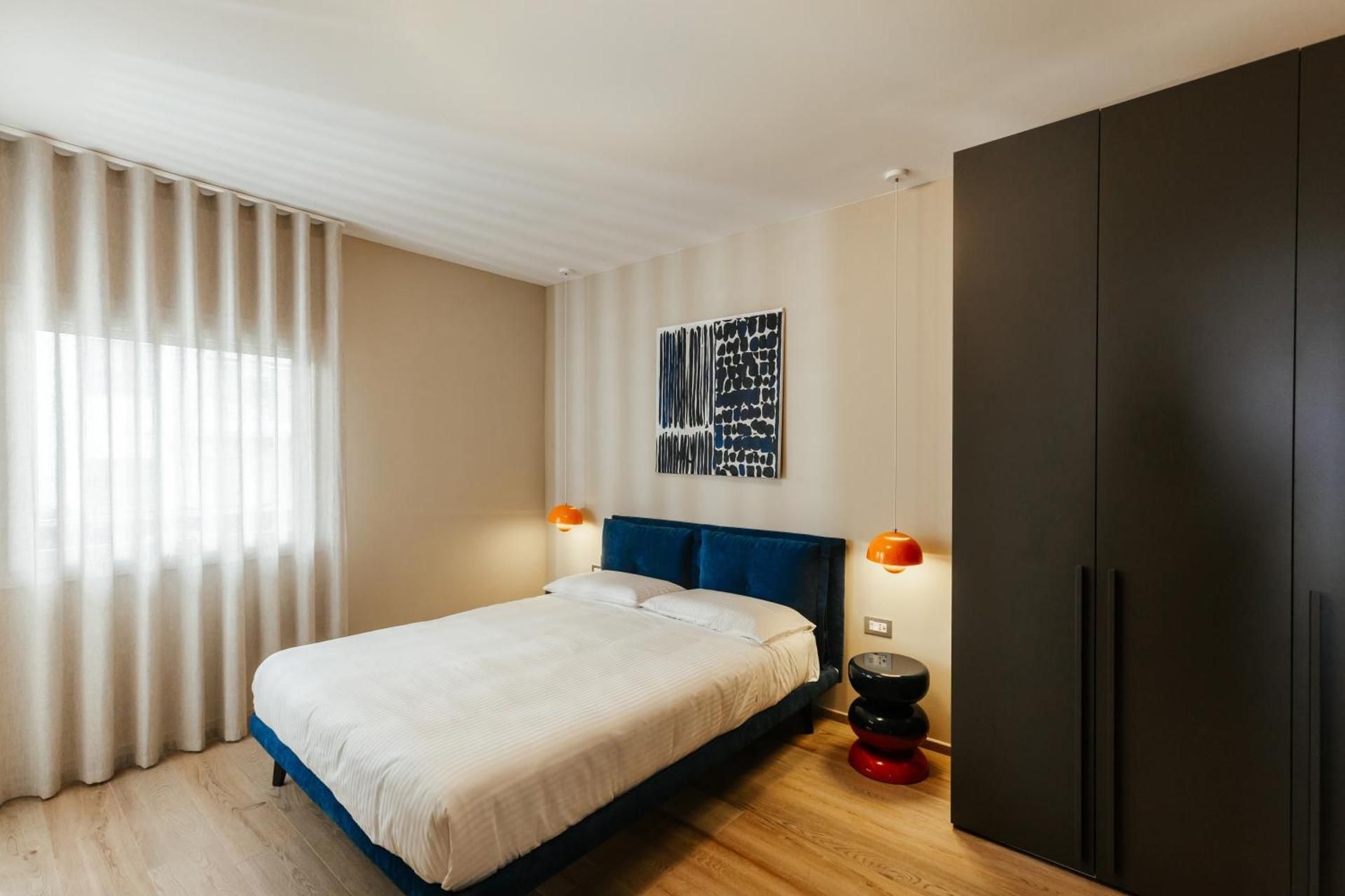 One-Bedroom Apartment with Sea View and Balcony