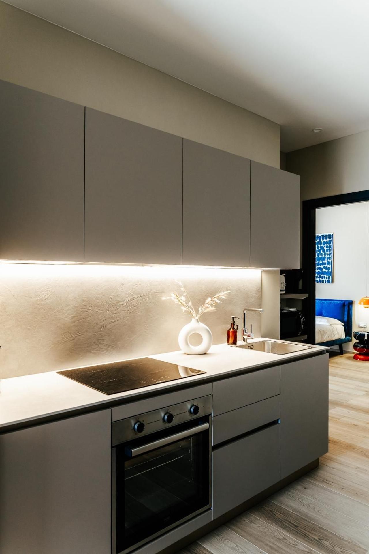 Deluxe One-Bedroom Apartment with Ocean View